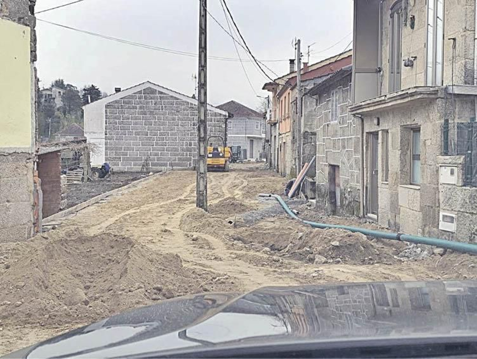 Obras en la rúa Casanova de Leiro.