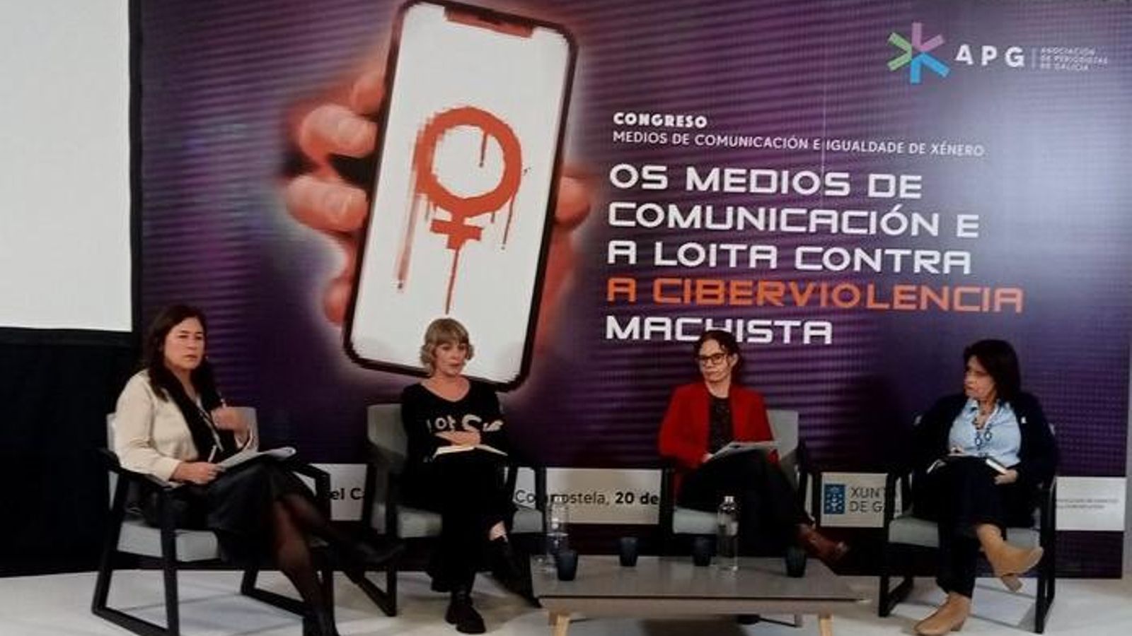 El paner final contó con Gemma Herrero, periodista y víctima; Encarni Iglesias, presidenta de la Asociación Stop Violencia de Género Digital; y Clara Inés Guilló, socióloga experta en violencia de género.