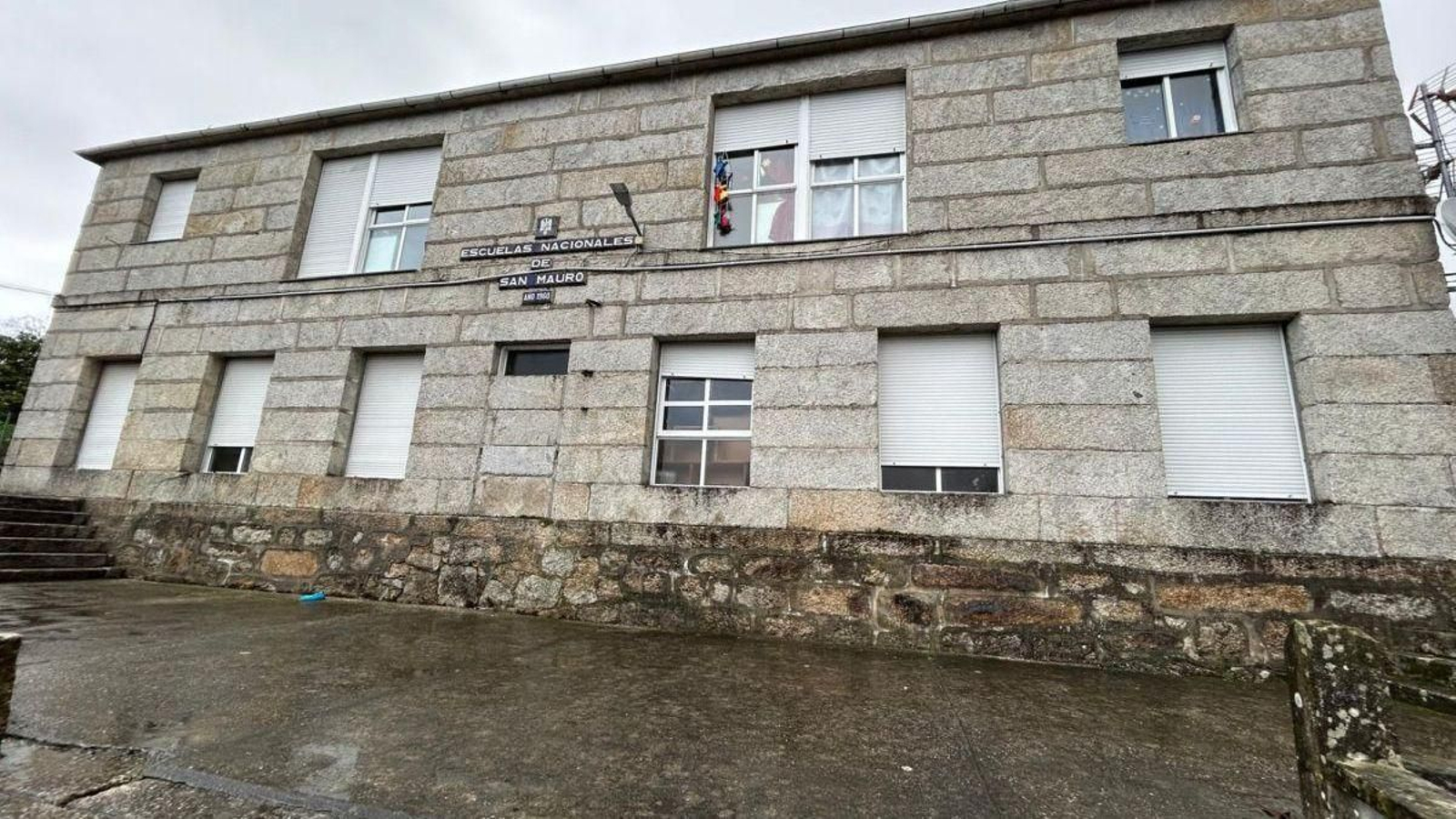 Escuela de A Laixa, donde ya reside una familia y que ofertará una segunda vivienda este año.