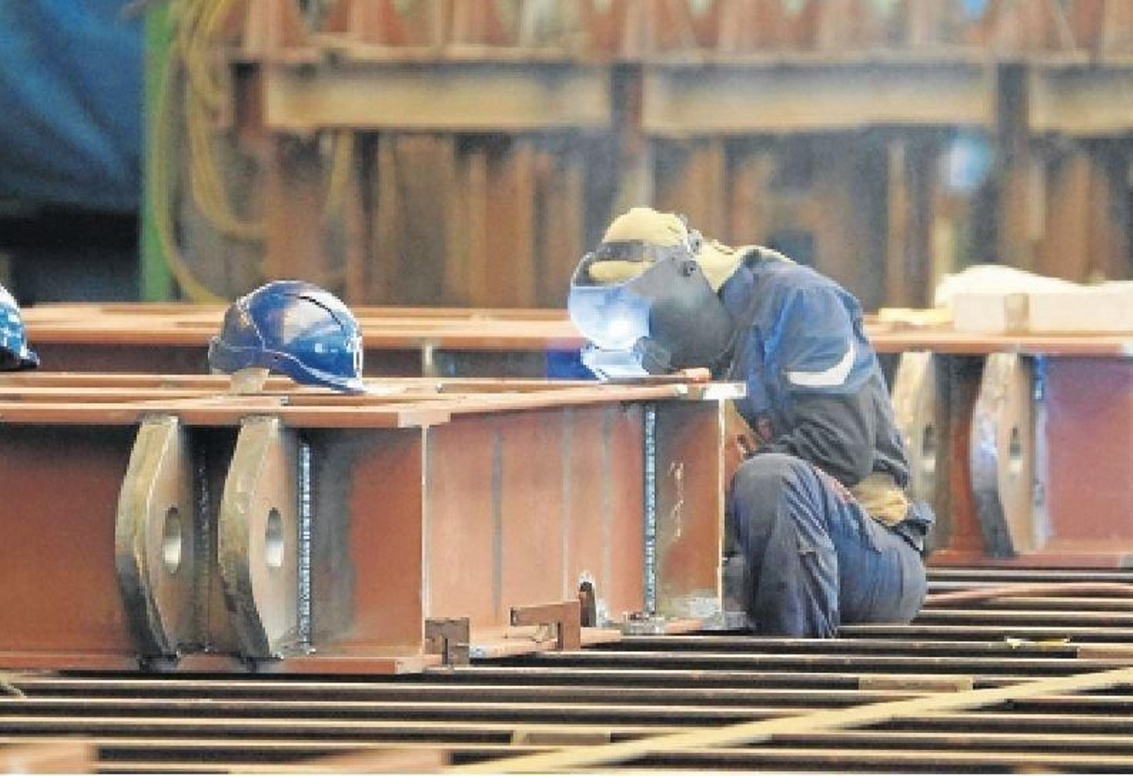 La lenta recuperación en la industria apenas permite crear empleo en Vigo