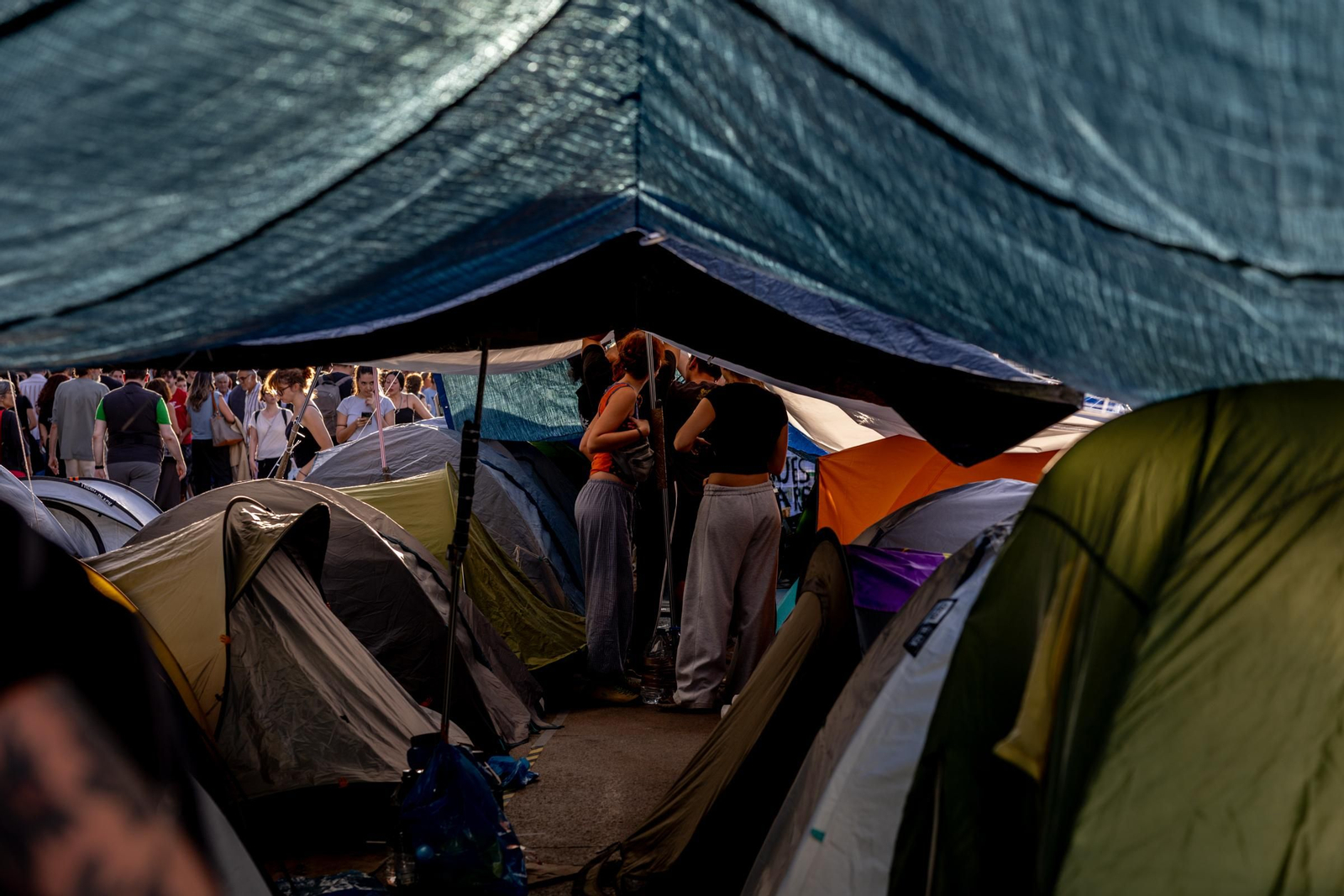 Galería | La acampada de Sol por una vivienda digna se sigue extendiendo y los congregados insisten en esta medida de presión