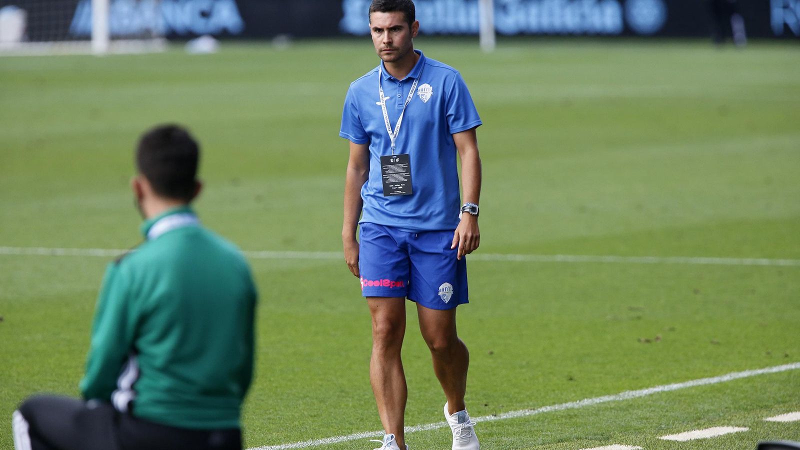 Fran Justo, en la zona técnica de Balaídos.
