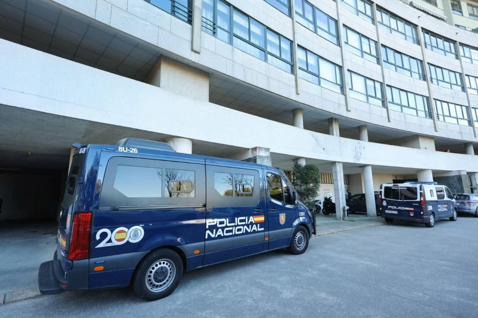 Momento del registro realizado en la vivienda del armador en Castrelos