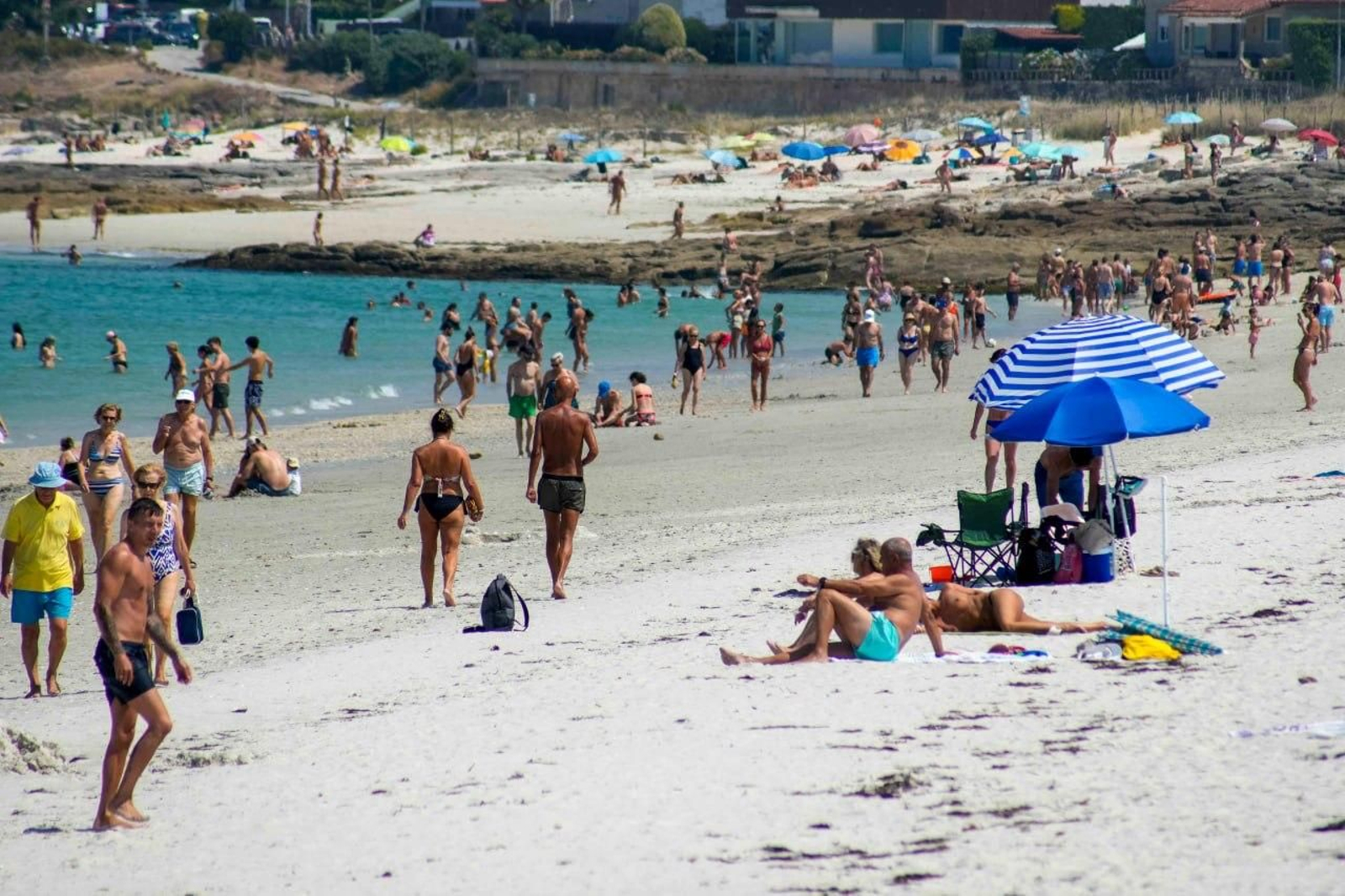 Galería | Vigo busca refugio del calor en sus playas