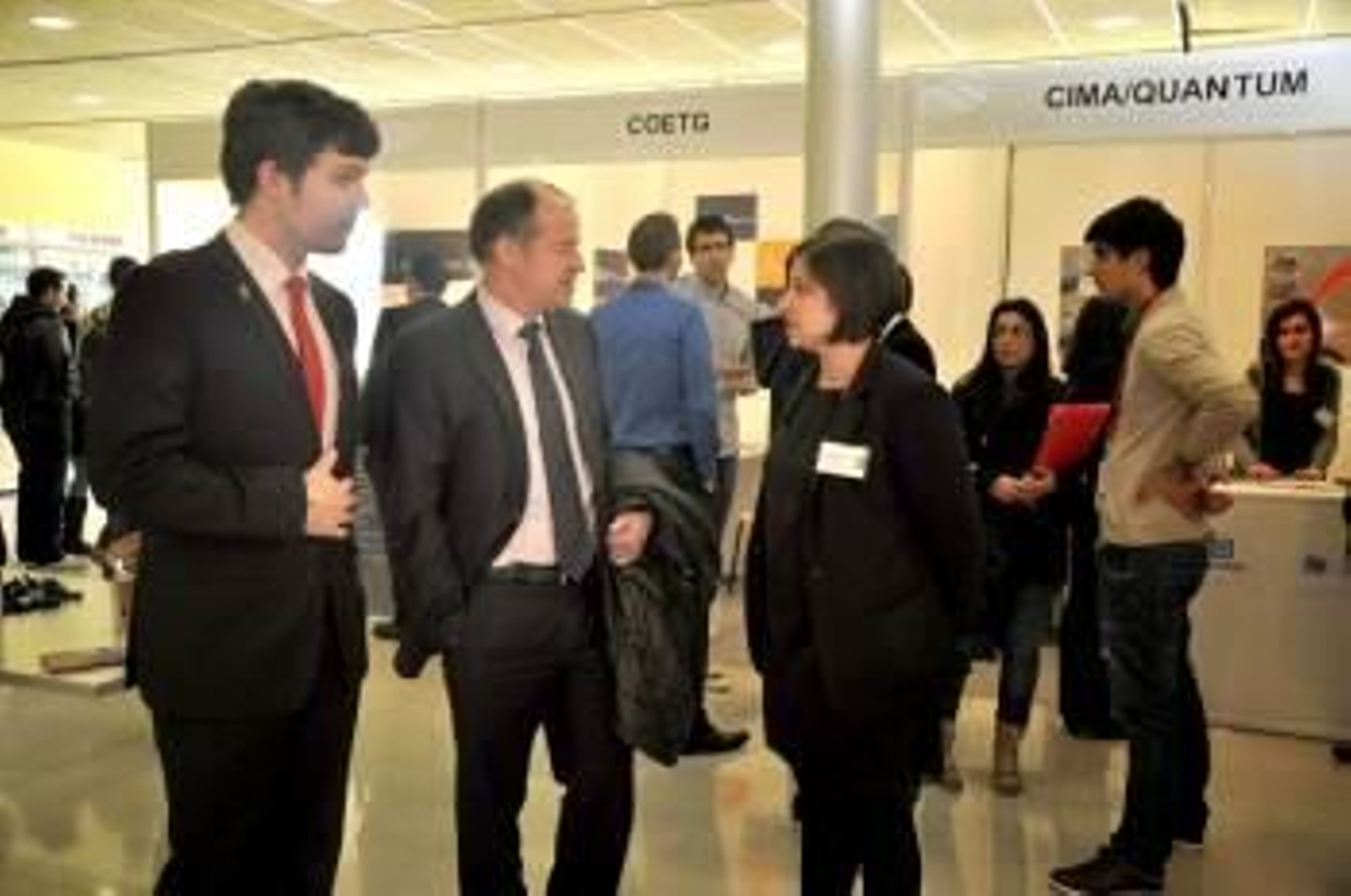 El rector, Salustiano Mato, con el coordinador del foro (a la izquierda), Rubén Suárez.