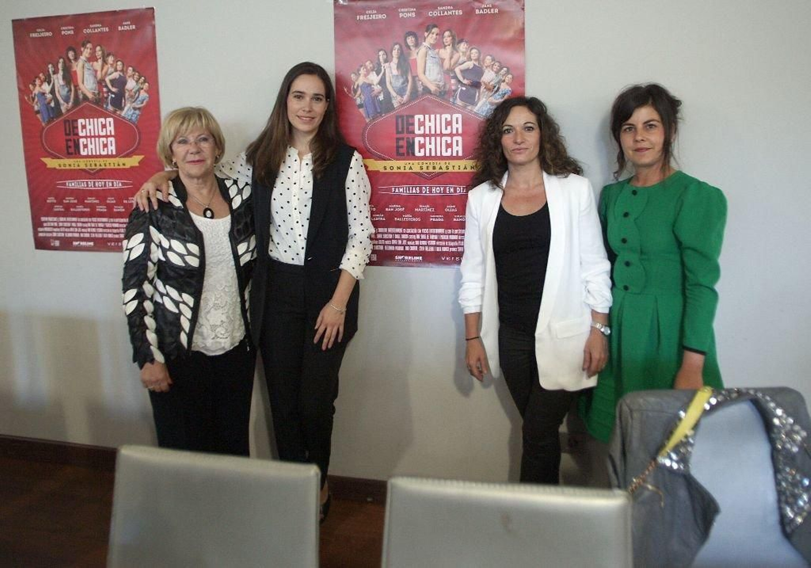 Isaura Abelairas con Celia Freijeiro, la directora Sonia Sebastián y la productora Ana Carrera