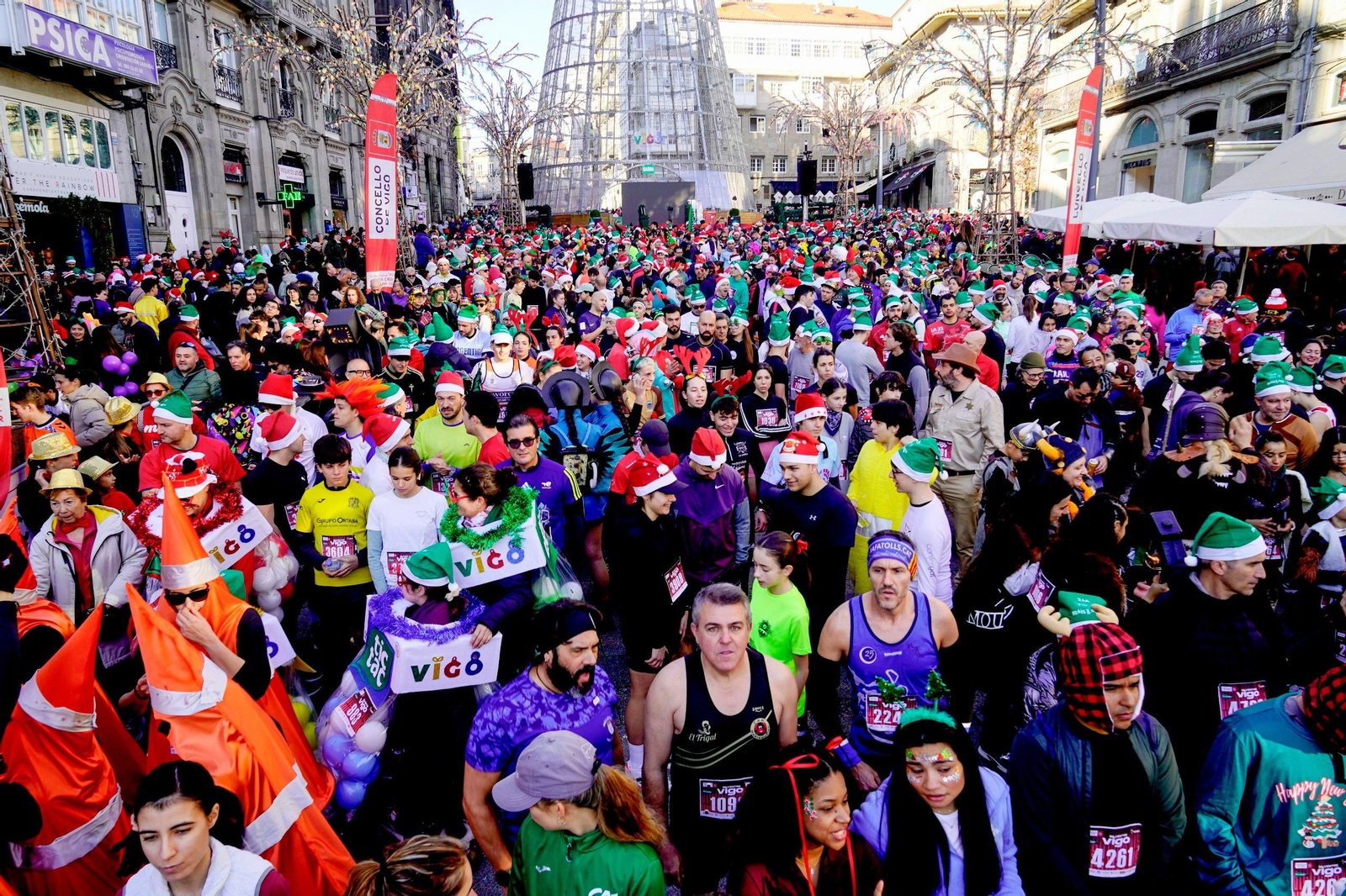 Galería | Disfraces y atletismo en la San Silvestre de Vigo 2025