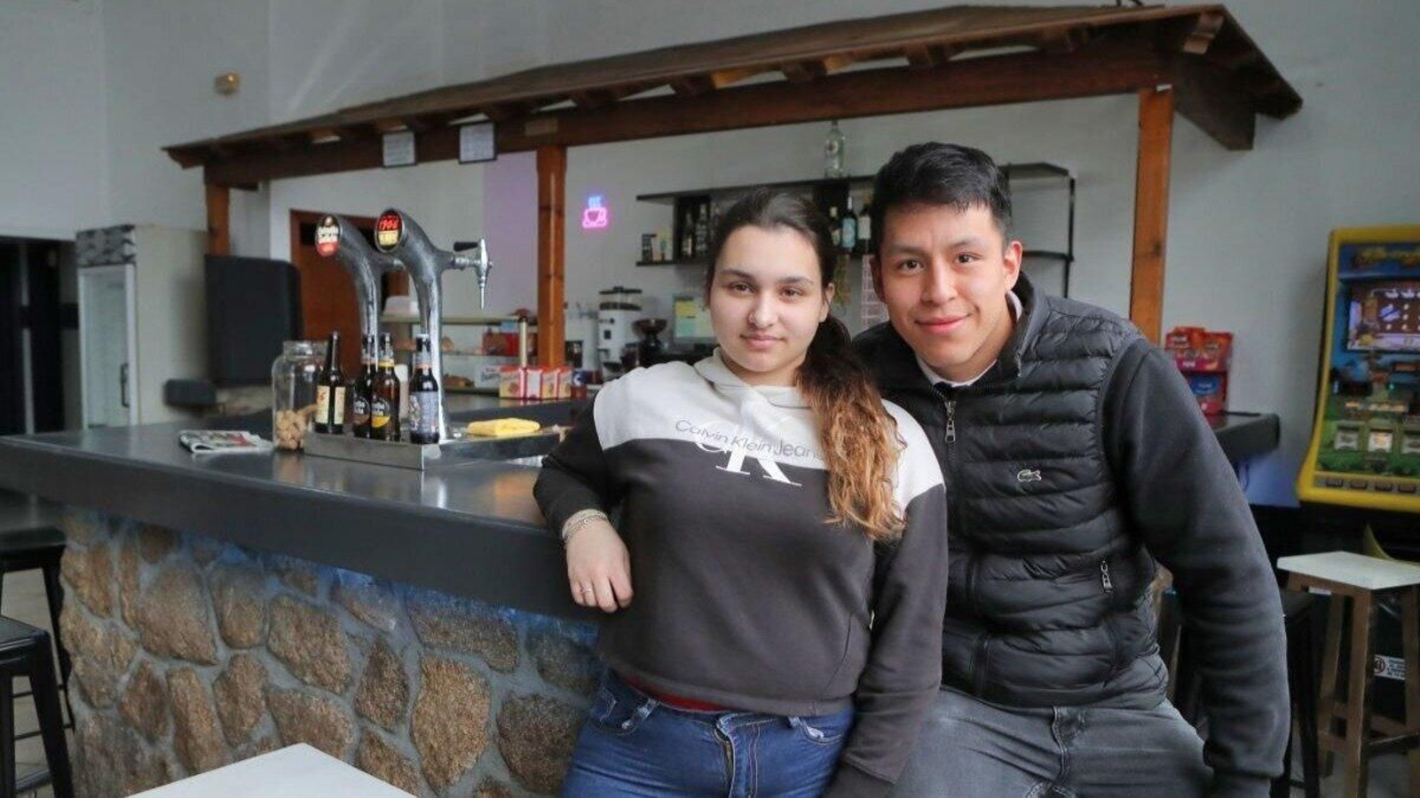 Ada y Tom en el Dolce Vita, en la calle Iglesias Alvariño, 5, bajo, Ourense. (Foto: Iago Cortón)