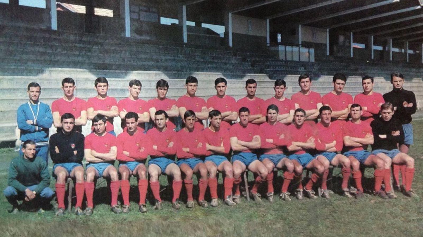 El equipo inolvidable de las 30 victorias del Club Deportivo Ourense (1967- 1968), en O Couto