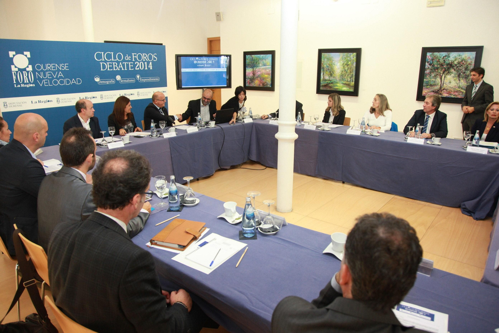 El Foro La Región reunió ayer a representantes de diferentes colectivos para hablar de los desafíos demográficos (Foto: José Paz)