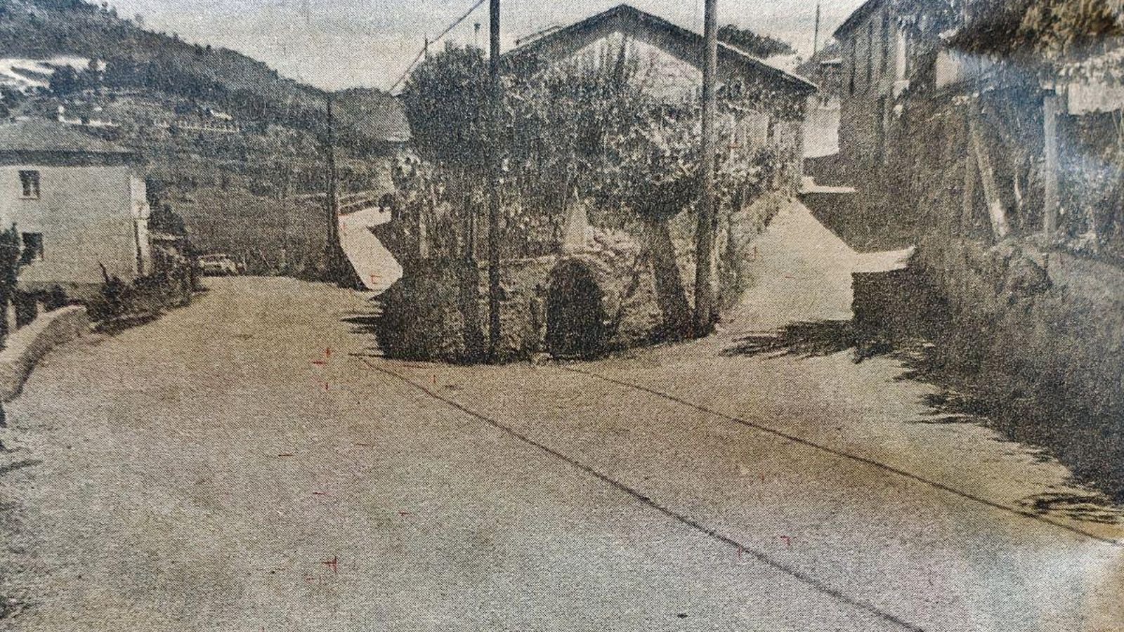 Nueva pista asfaltada tras los Muelles de la Estación.