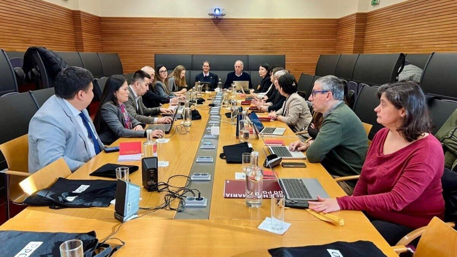 Grupo de trabajo presente en el Instituto Politécnico de Oporto.