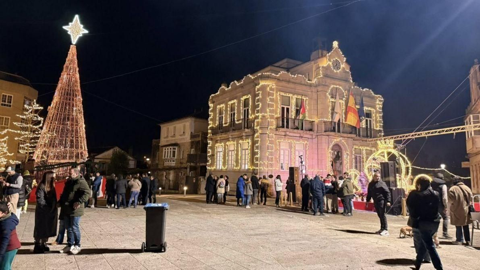 Las calles de Gondomar transmiten la alegría de unas fiestas que se viven en familia.