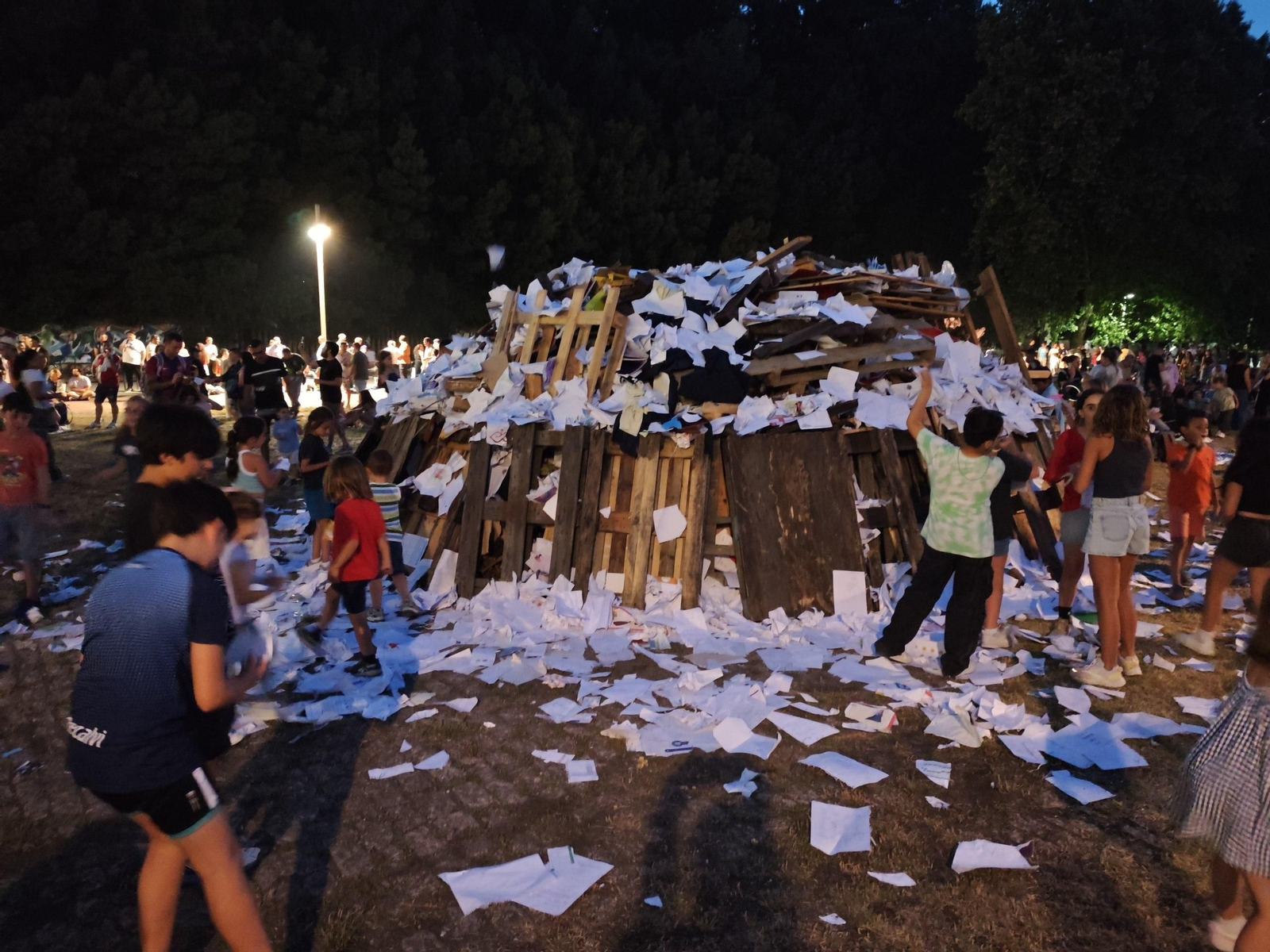 Galería | Las hogueras de San Xoán encienden Vigo y su área