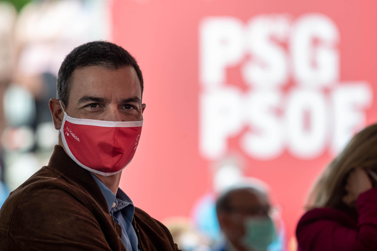 OURENSE (XARDÍNS DO POSÍO). 27/06/2020. OURENSE. El presidente del gobierno, Pedro Sánchez, acompaña al candidato a la Xunta de Galicia, Gonzalo Caballero y a Marina Ortega en un mitin del PSdeG-PSOE. FOTO: ÓSCAR PINAL

Pedro Sánchez