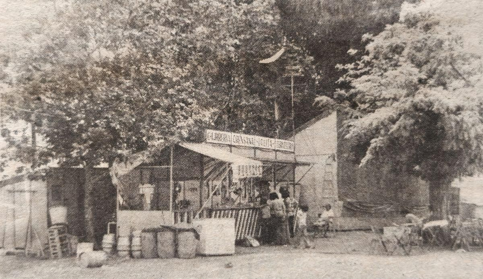 Feriantes instalados en el Campo de Los Remedios.