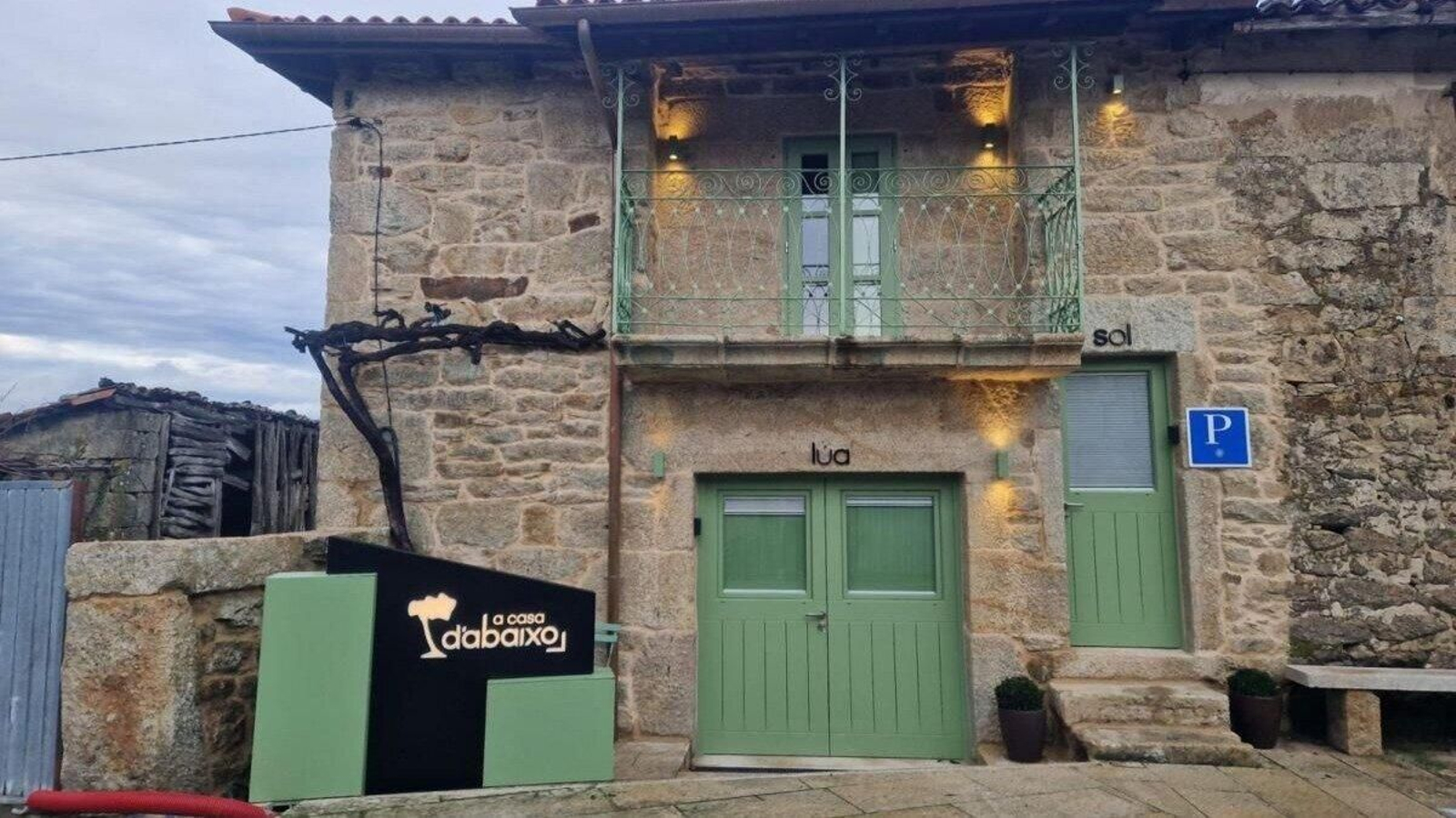 A Casa d´abaixo, unha das vivendas de uso turístico abertas en Parada de Sil.