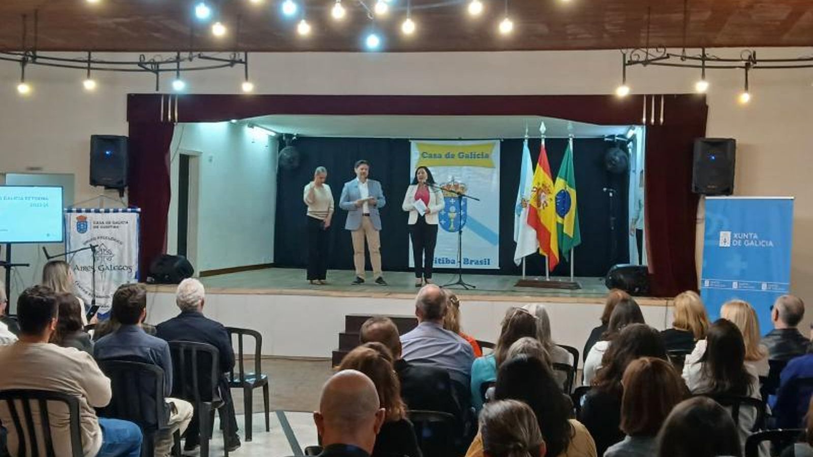 Asistentes a la charla sobre retorno