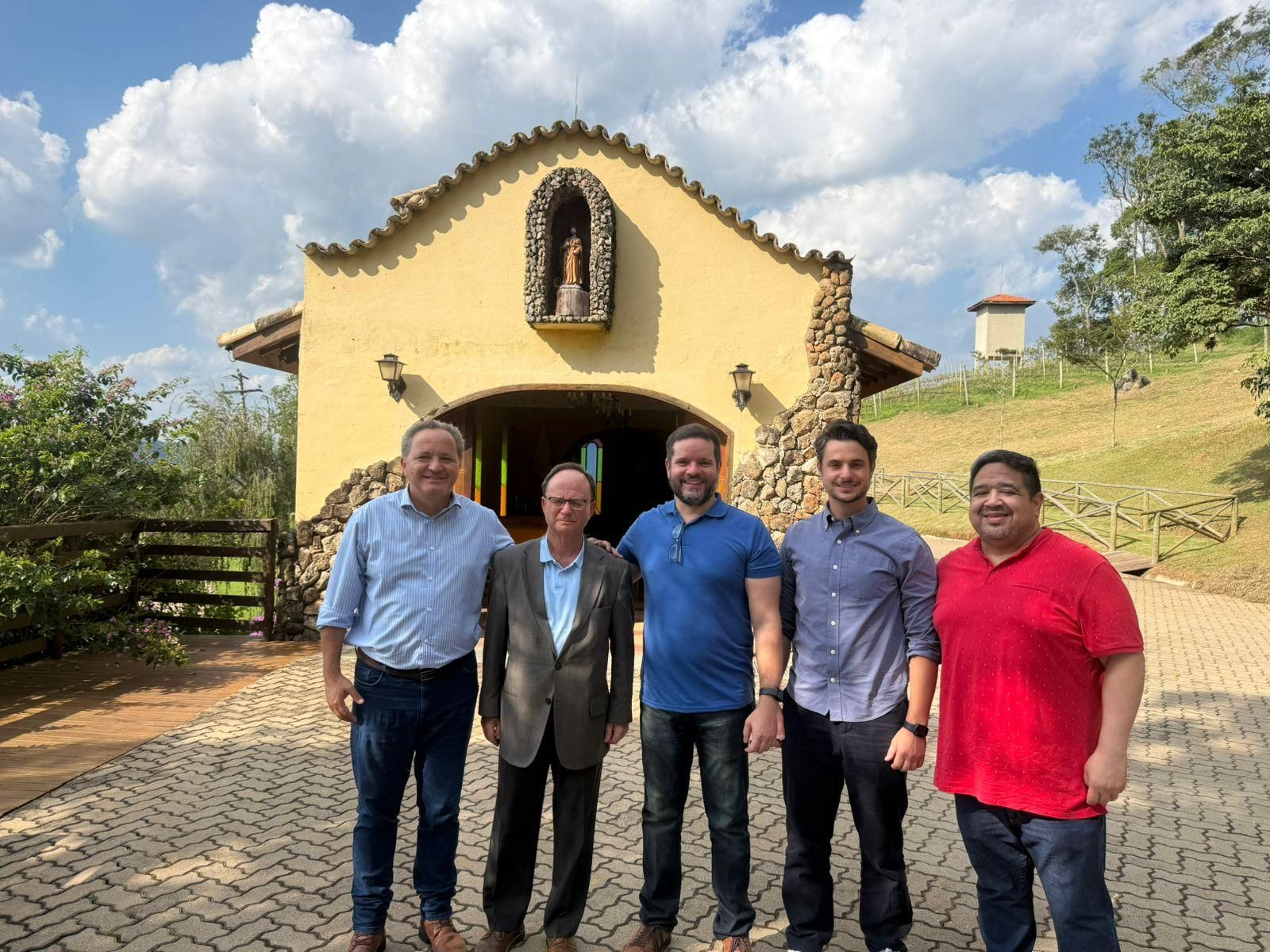 Visita de Aegast a la vitinivícola Alma Galiza