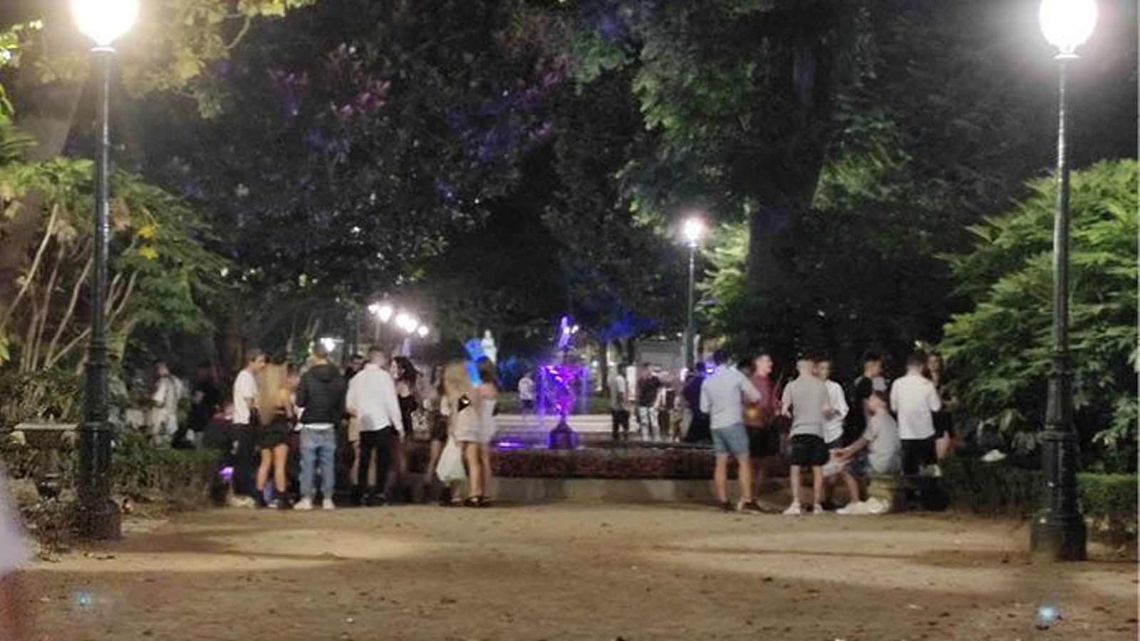 “AFORO COMPLETO” EN PLAZA DE COMPOSTELA