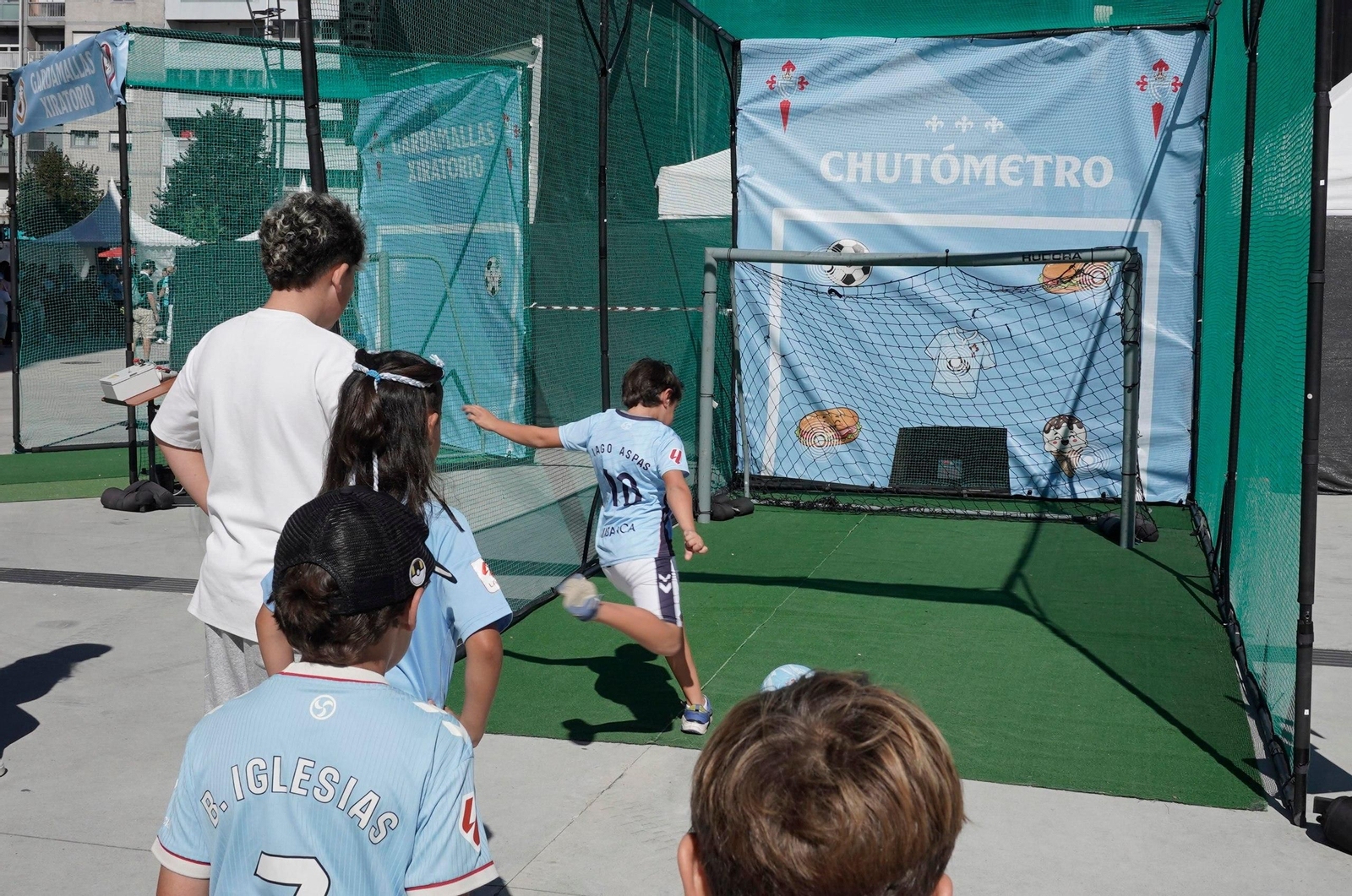 Galería | Música, comida y fútbol para calentar el Celta-Racing