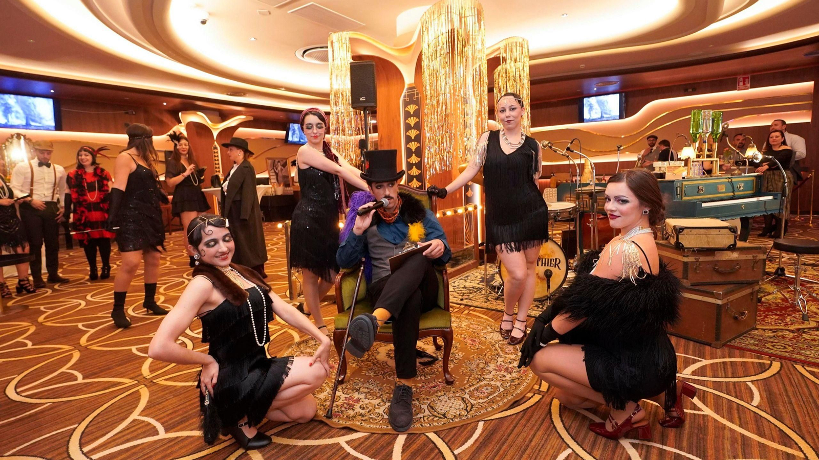 La celebración del aniversario contó con la actuación en directo del grupo de música Le Barluthier.