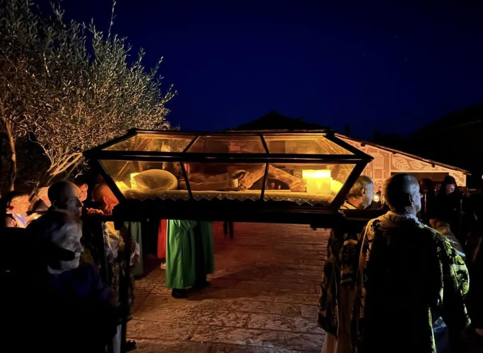 Galería | El Vía Crucis del Cristo de los Desamparados, en fotos