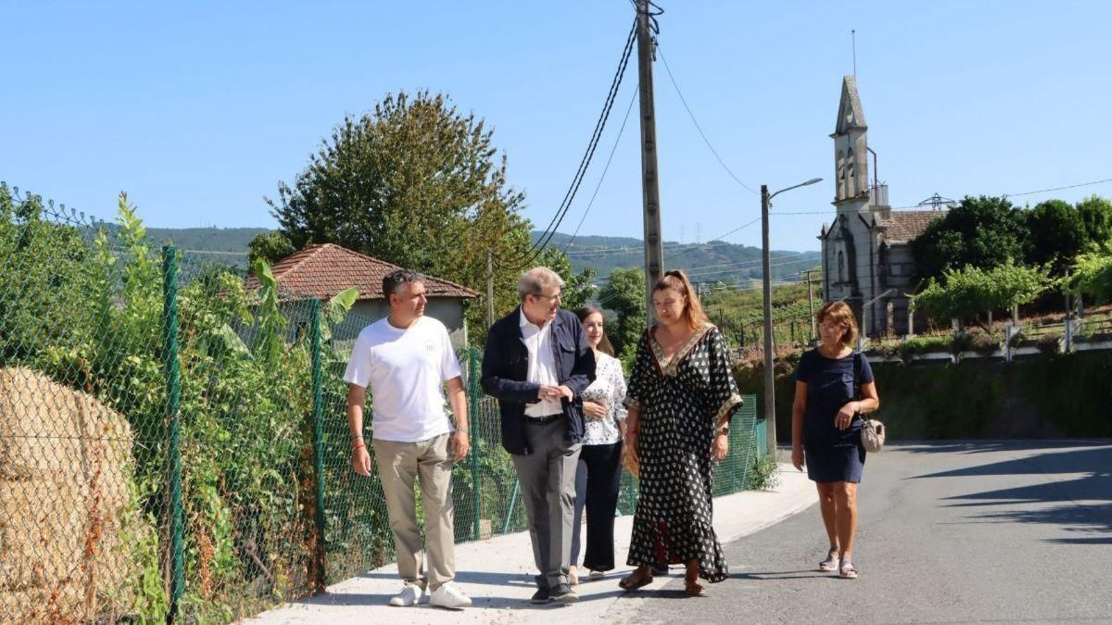 Avelino Pazos, Manuel Pardo y Natalia Varela, en el centro de la imagen.