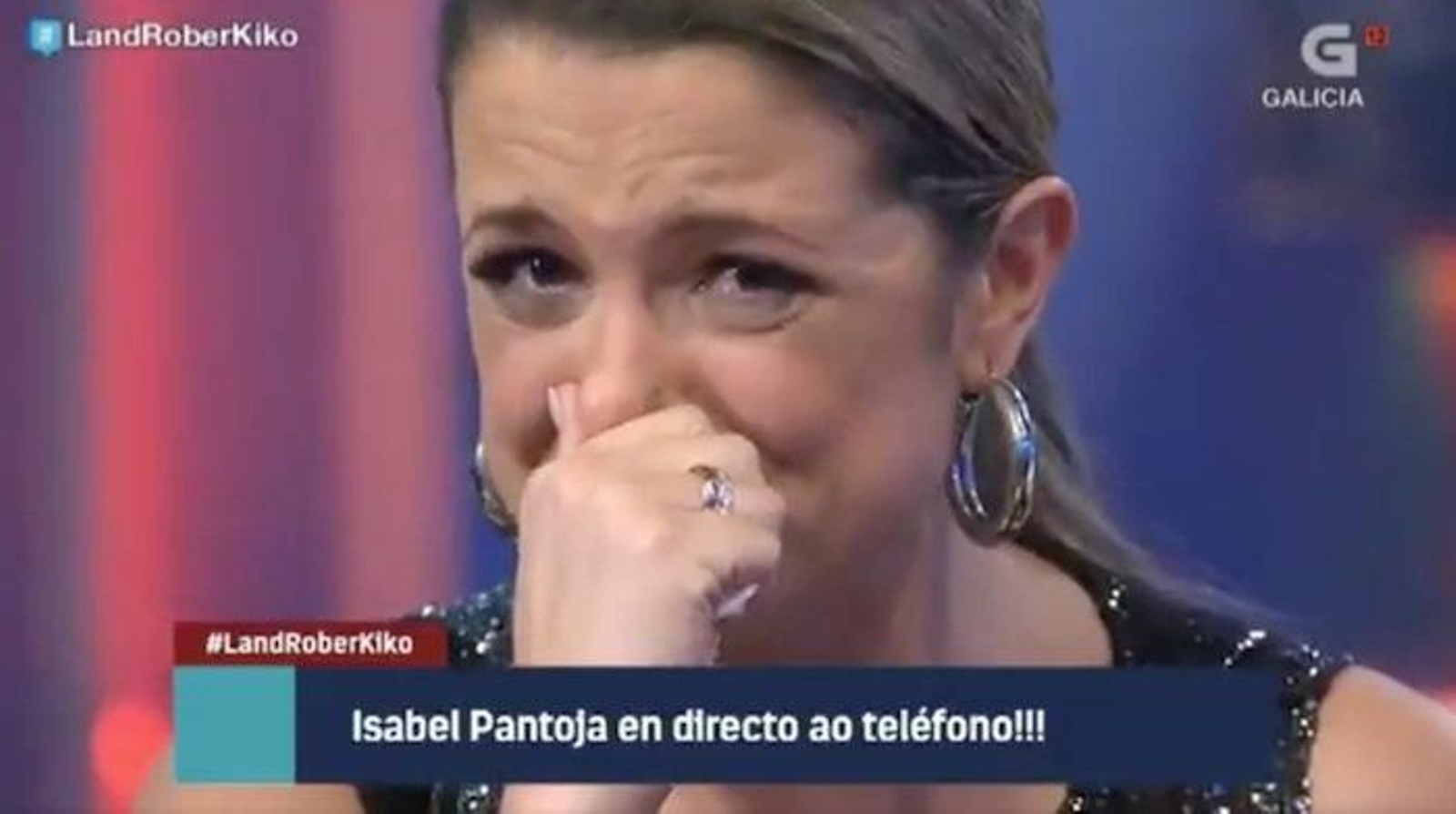 Eva Iglesias llorando mientras está hablando Isabel Pantoja en Land Rober.