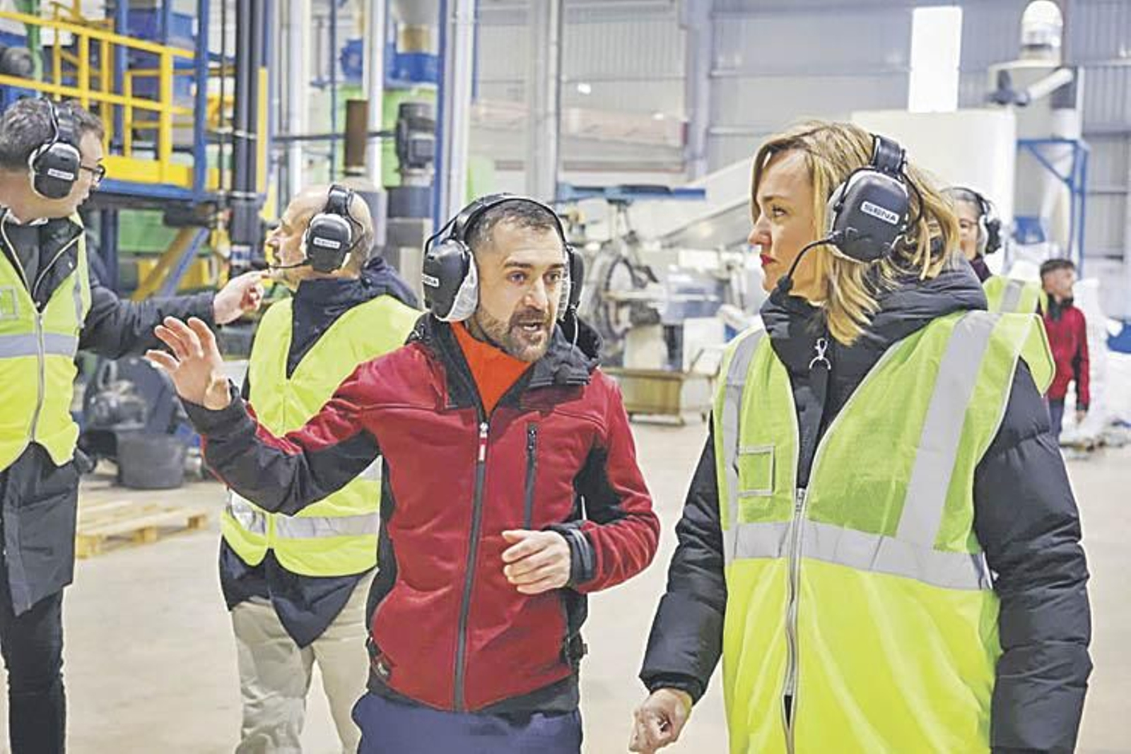 Pilar Alegría, candidata del PSOE en Aragón, en un acto de precampaña este viernes.
