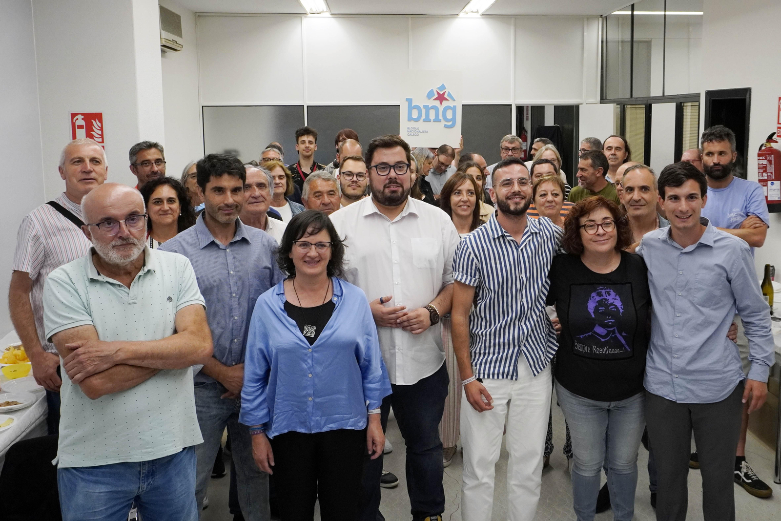 El BNG en la sede de Vigo tras valorar los resultados de las elecciones generales.
