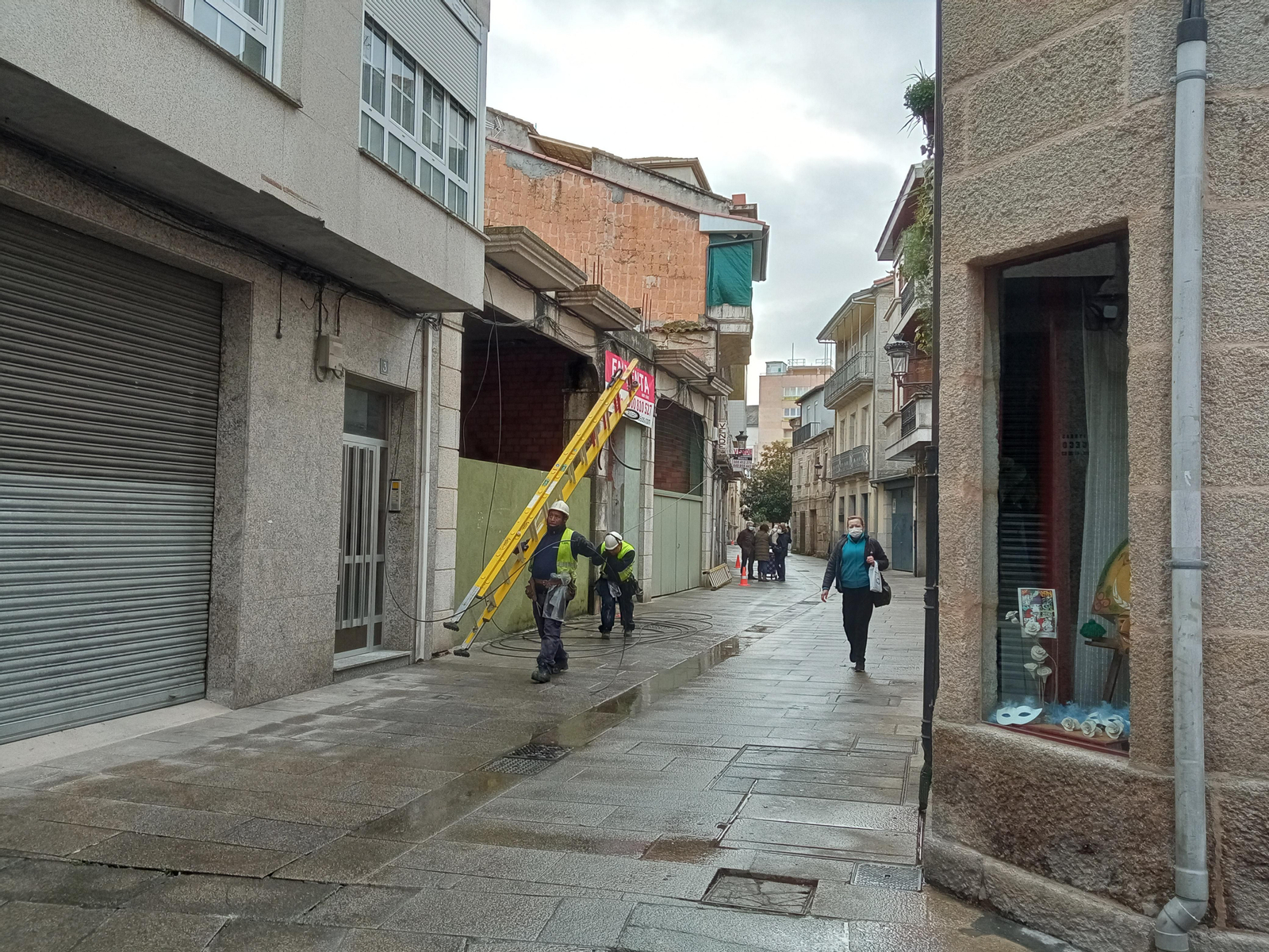 Los técnicos trabajaron las últimas semanas en la villa. (Foto: C.C.).