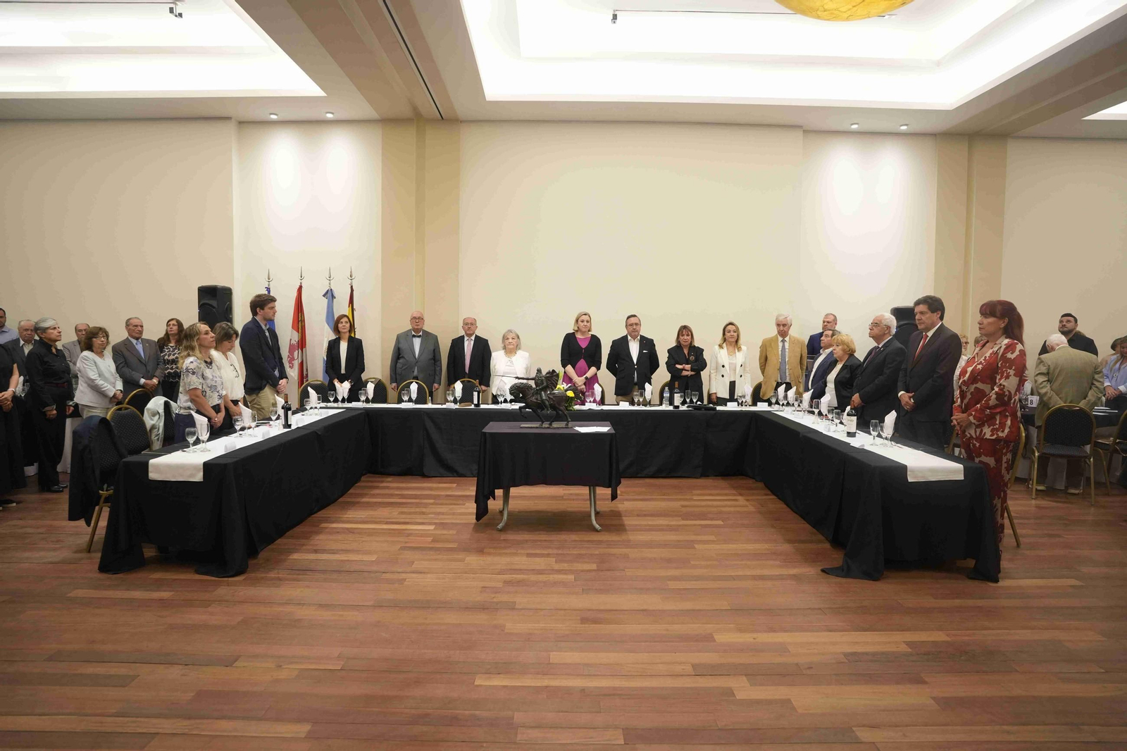 La vicepresidenta durante su visita a las entidades de la diáspora