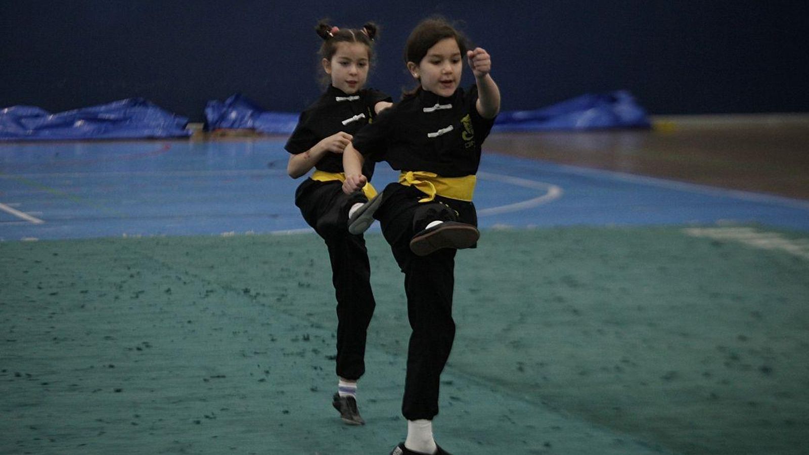 Dos jóvenes deportistas durante la competición.