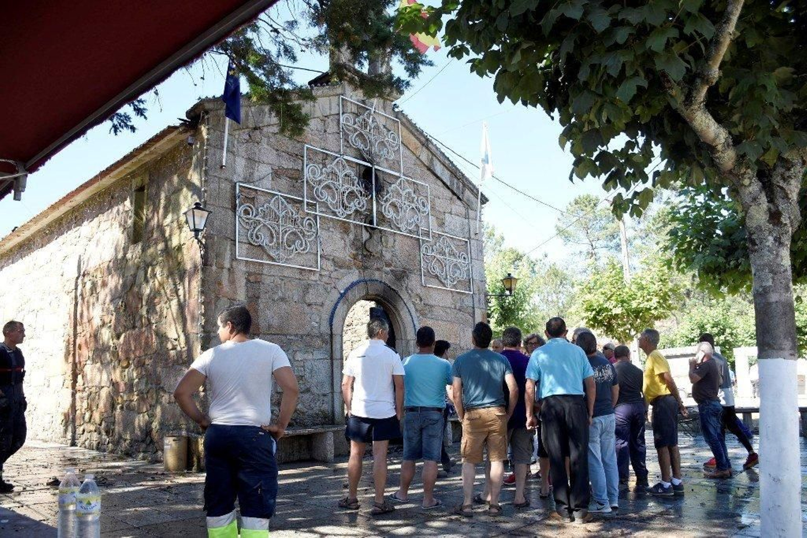 El fuego arrasó la capilla de San Campio, en O Porriño // María Correa