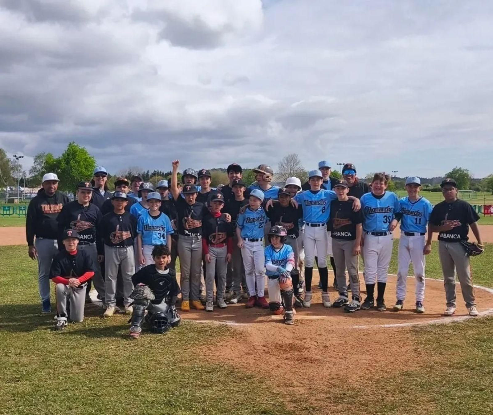 Expedición del Trasnos al torneo ovetense.