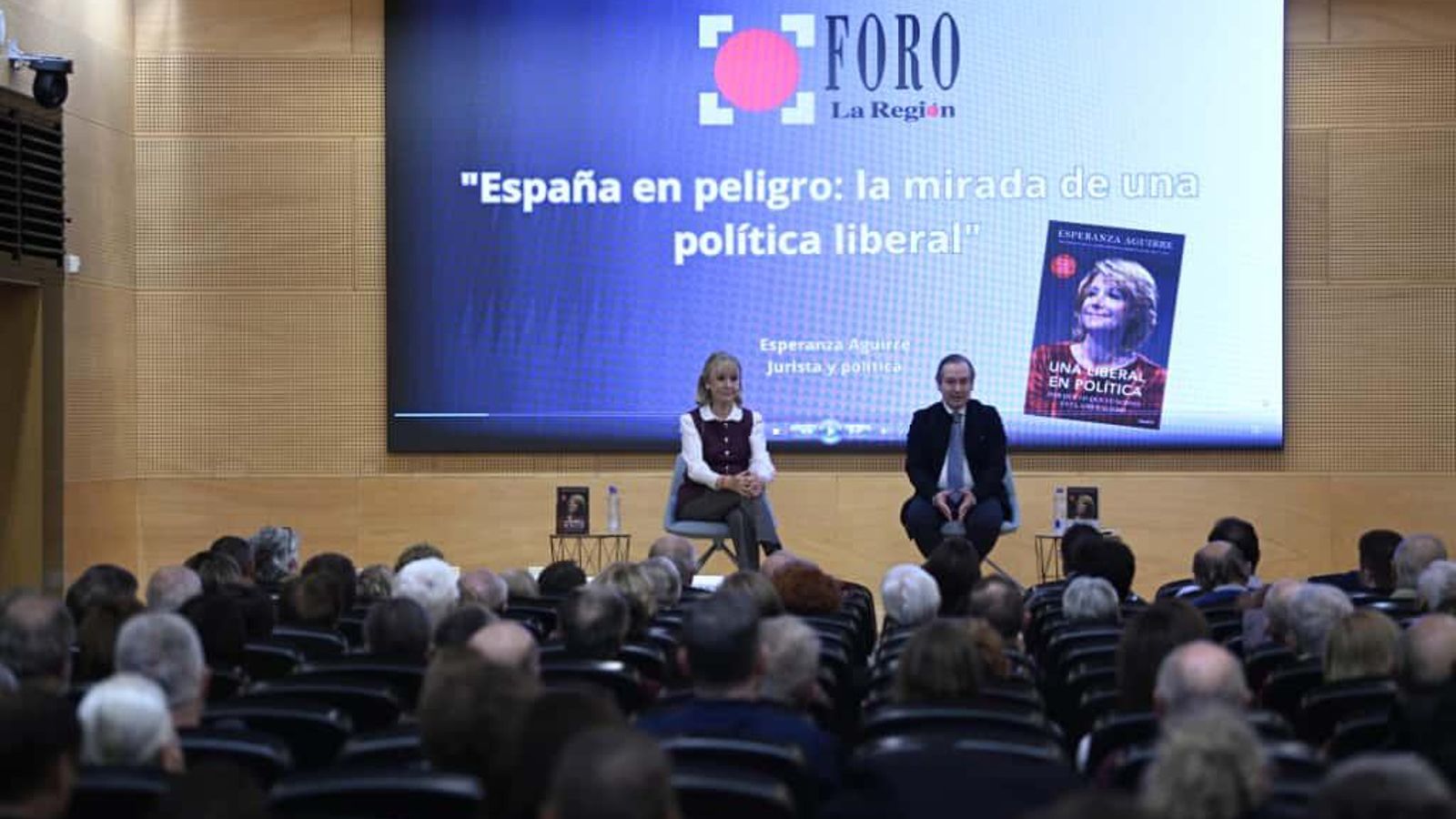 Esperanza Aguirre en el Foro La Región.