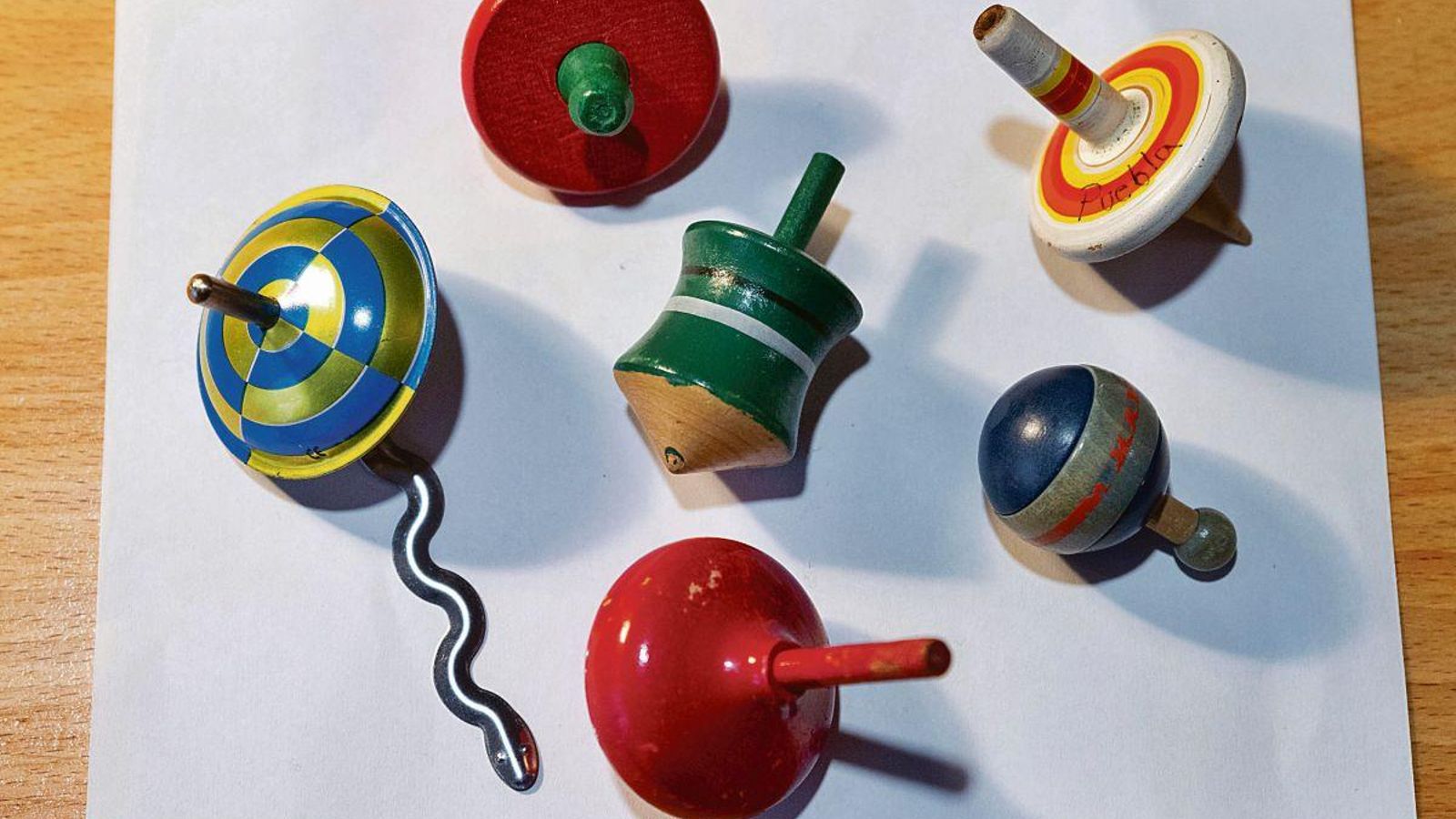 Bodegón de “bailarinas” de distintos materiales.