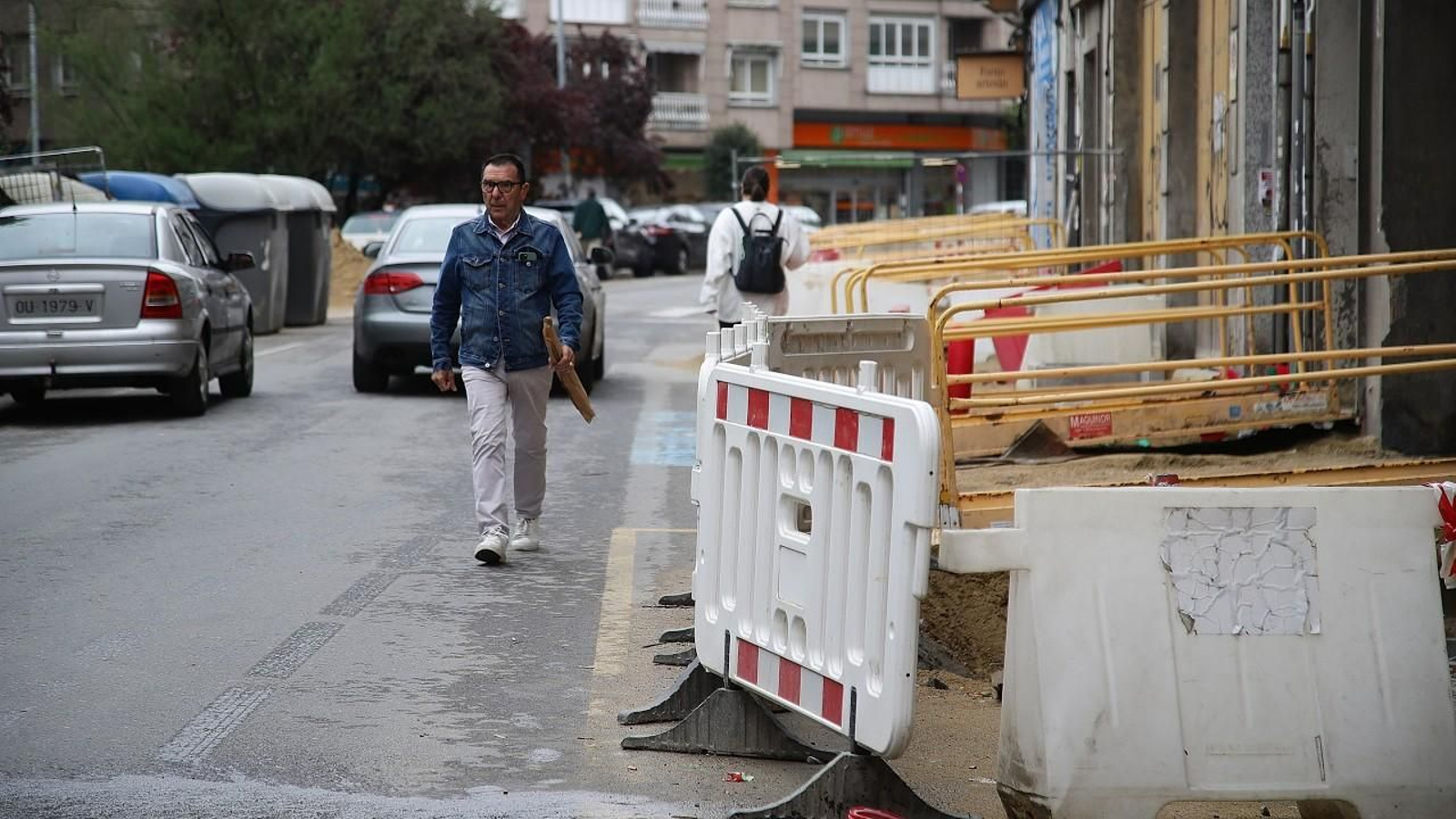 Un recorrido por la Avenida de Portugal tras un mes con las obras paradas