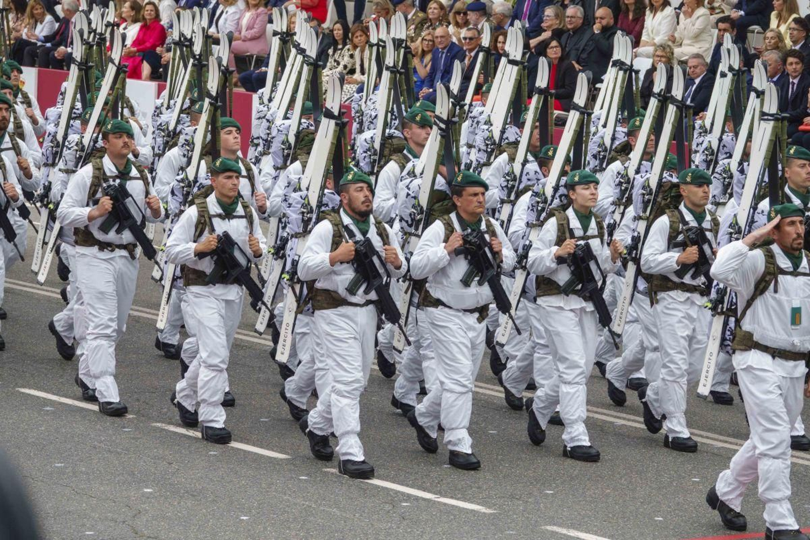 Una unidad militar de montaña, ayer en Vigo.