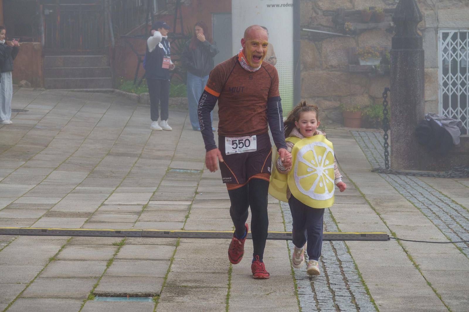 Galería | La carrera contra el cáncer 2026 de Mos reúne a casi 300 atletas