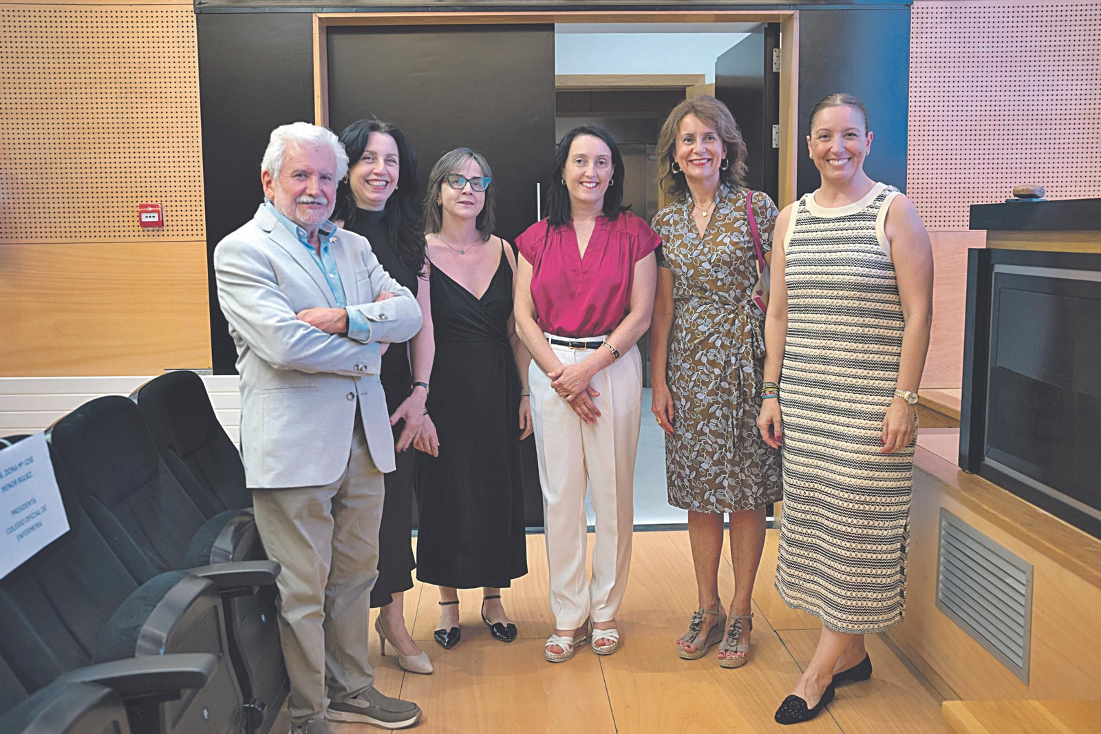 Yolanda Prezado, en el centro, junto a autoridades
