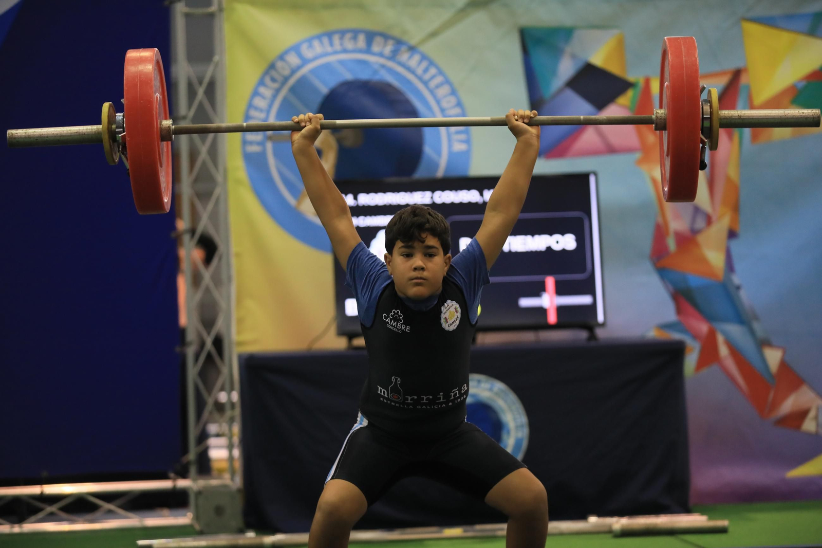 Galería | El futuro de la halterofilia gallega se cita en Oira