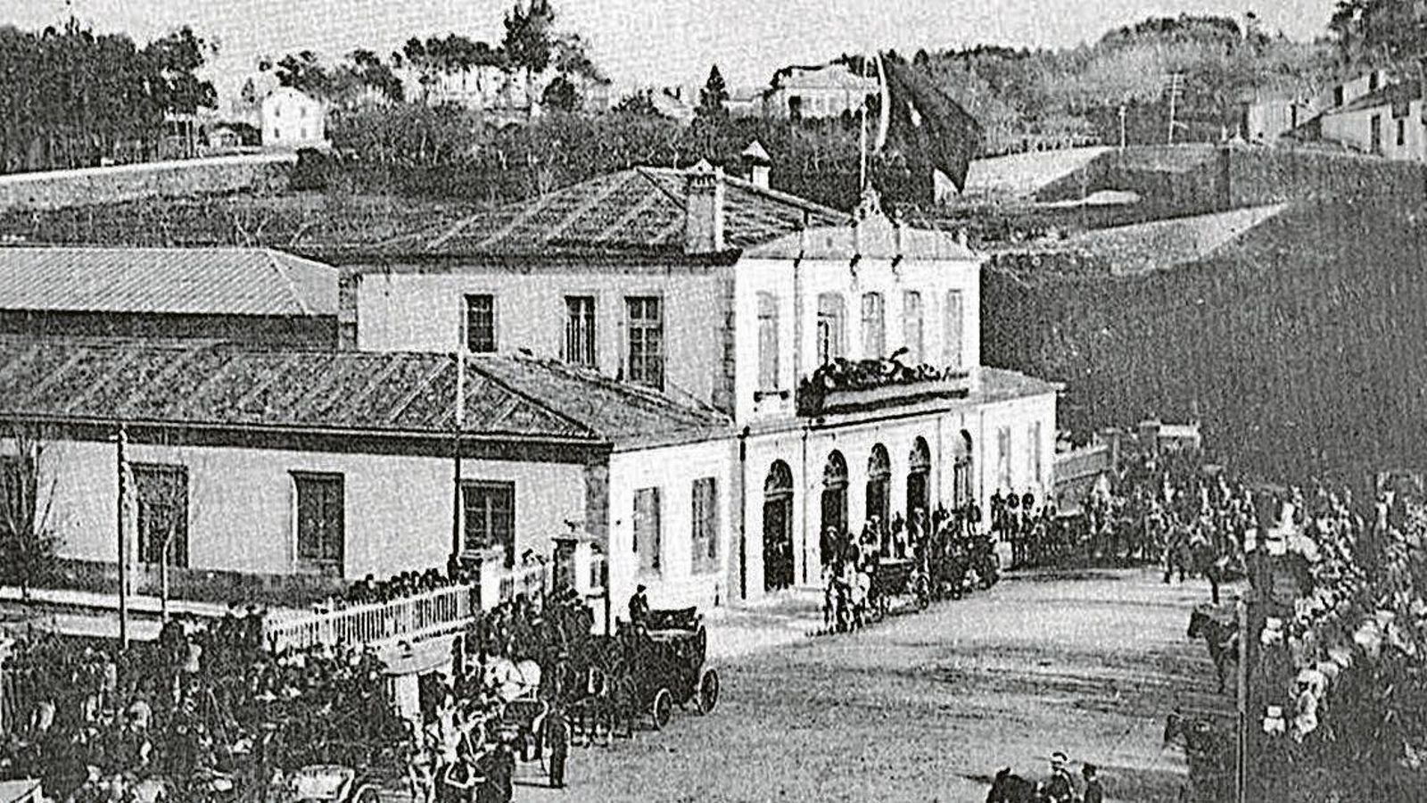 A primeira estacíón de Vigo foi construída tralo enlace do tren Vigo-Ourense.