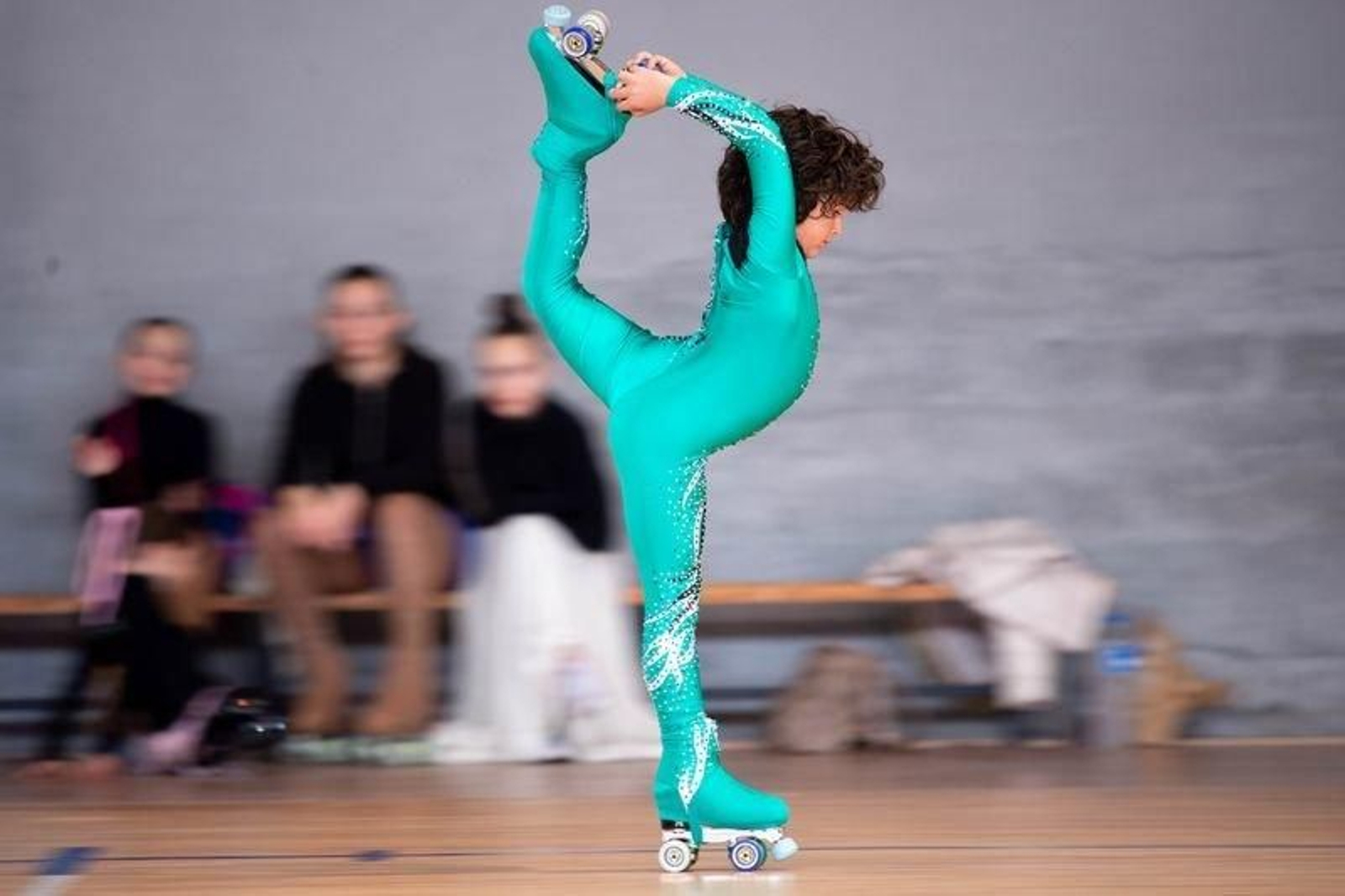 O CARBALLIÑO (PAVILLÓN DOS DEPORTES PACO CHAO). 06/12/2019. OURENSE. Un total de 17 clubes de Galicia, Asturias y Cantabria compiten en el Torneo Vila do Carballiño de patinaje artístico. FOTO: ÓSCAR PINAL