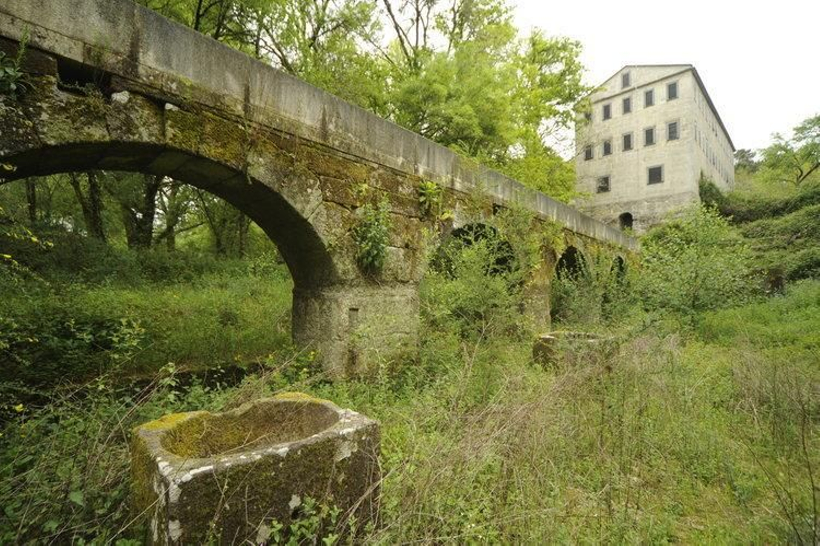 Instalaciones de la antigua fábrica de papel, en el Parque Etnográfico de Carballiño.