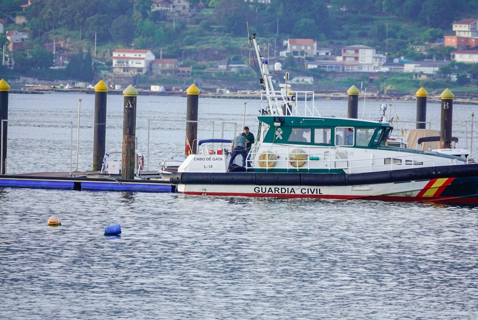 Galería | Un hombre, localizado sin vida entre las bateas en Chapela