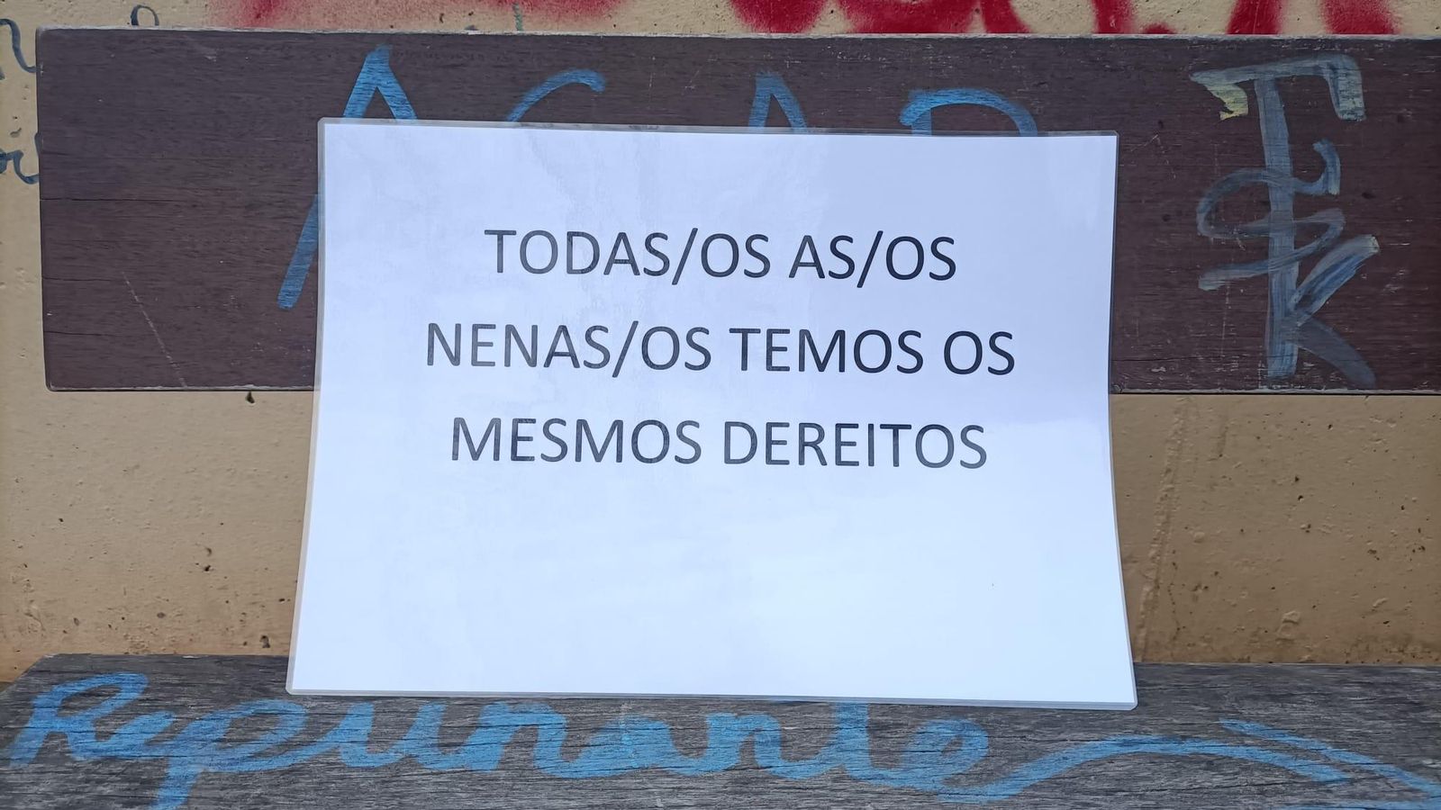 Otro de los mensajes en el CEIP A Ponte.