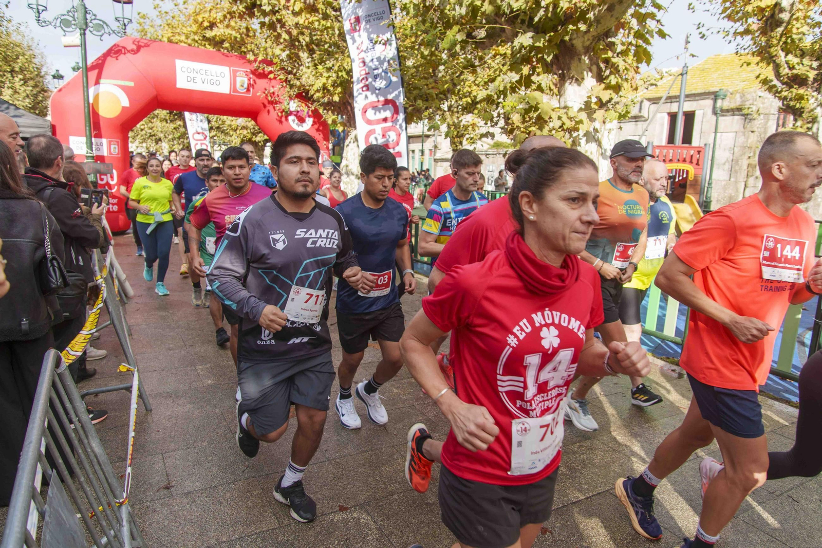 Galería | Carrera por la esclerosis múltiple en Bouzas