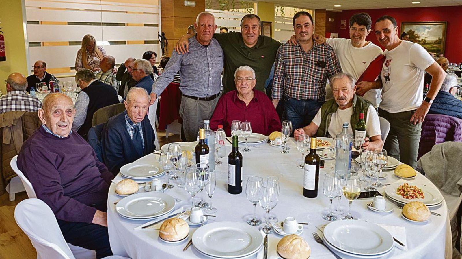 Mera, Javi, Javier, Damián y Lorenzo. Sentados: Luis Ferreiro, Ramón Núñez, Celso y Aníbal.